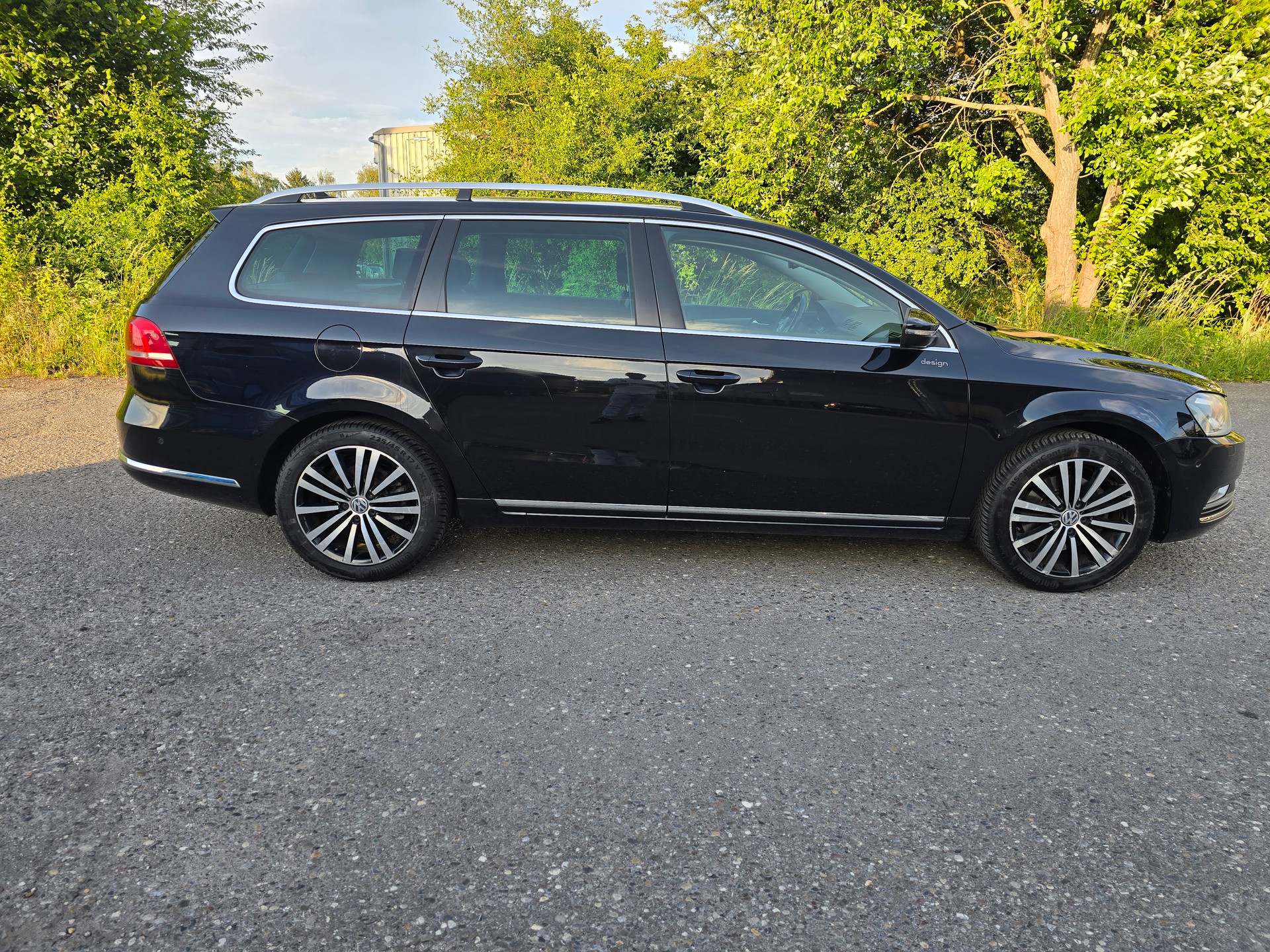 VW Passat Variant 2.0 TDI BMT Design DSG-image-9