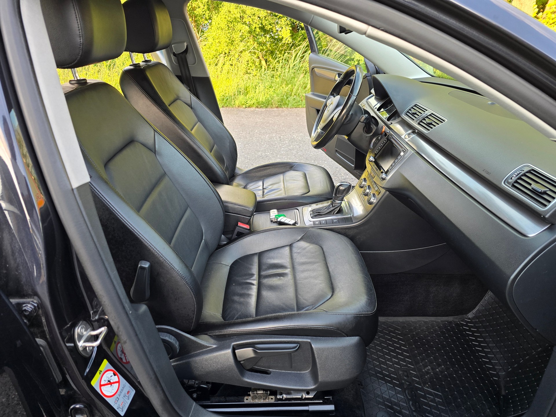 VW Passat Variant 2.0 TDI BMT Design DSG-image-14