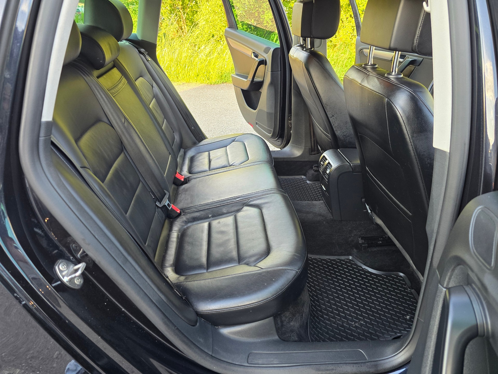 VW Passat Variant 2.0 TDI BMT Design DSG-image-15