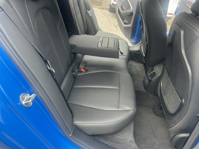 BMW M135i xDrive Steptronic-image-5