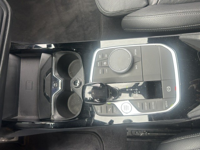 BMW M135i xDrive Steptronic-image-12
