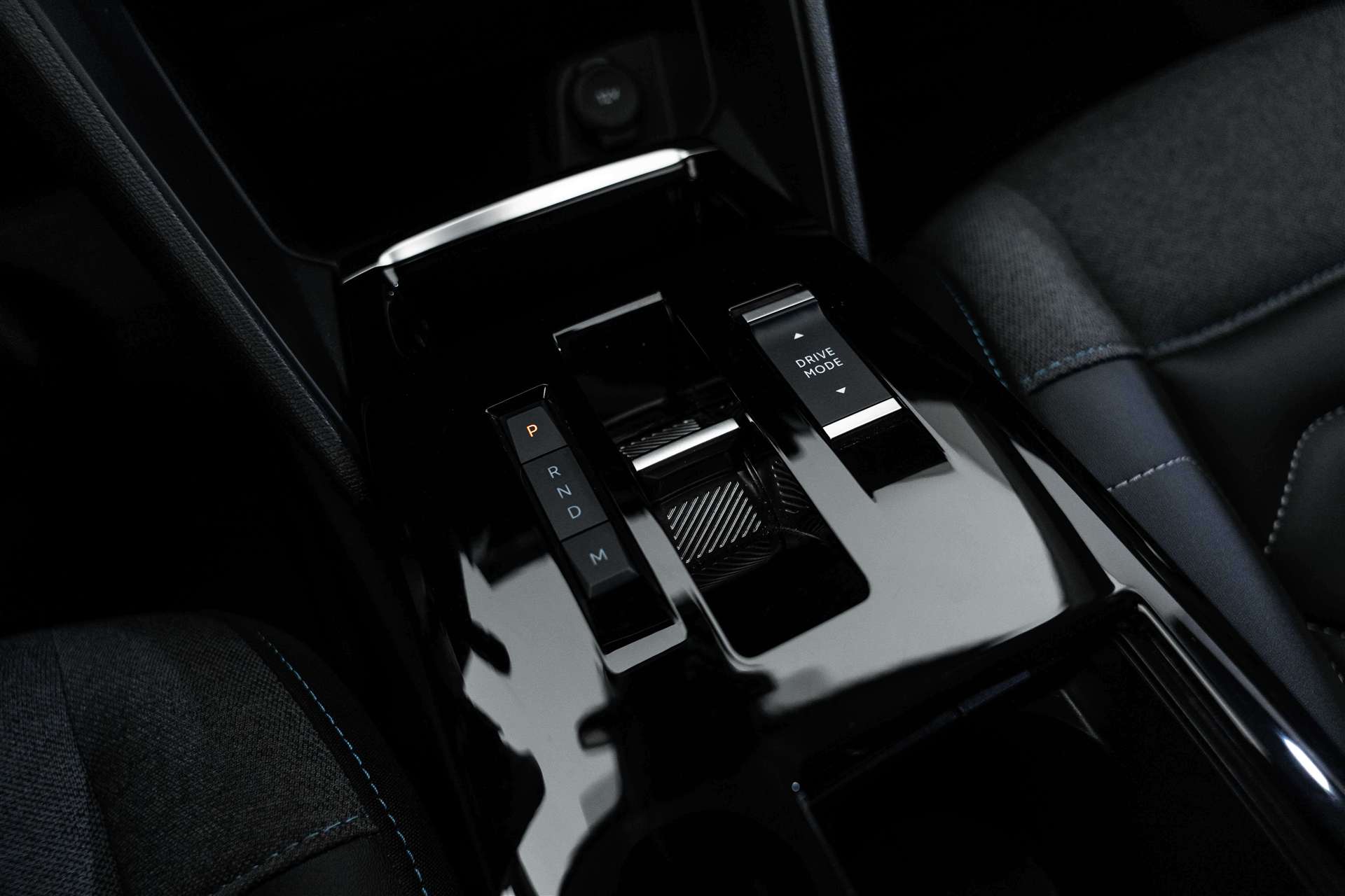 CITROEN C4 1.2 PureTech 130 Shine EAT8-Automat-image-25