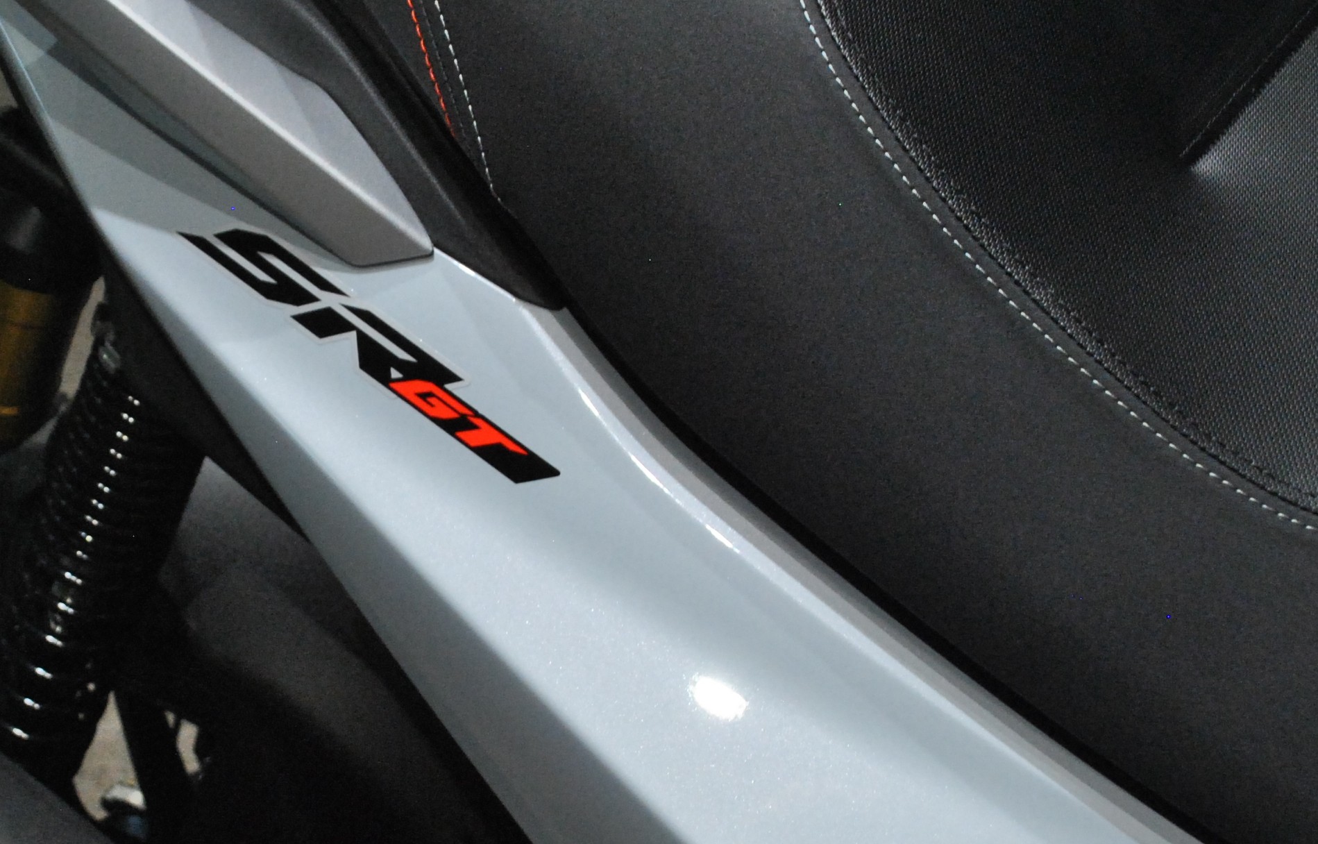 APRILIA SR GT 400-image-6