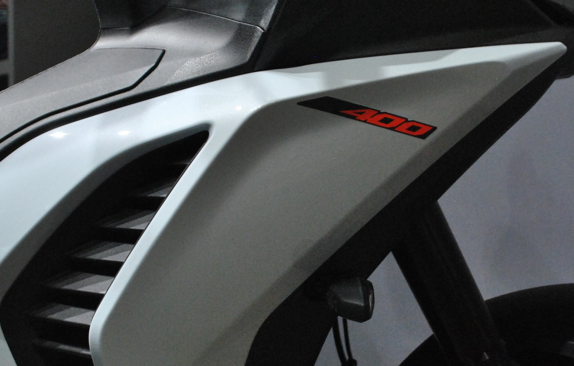 APRILIA SR GT 400-image-5