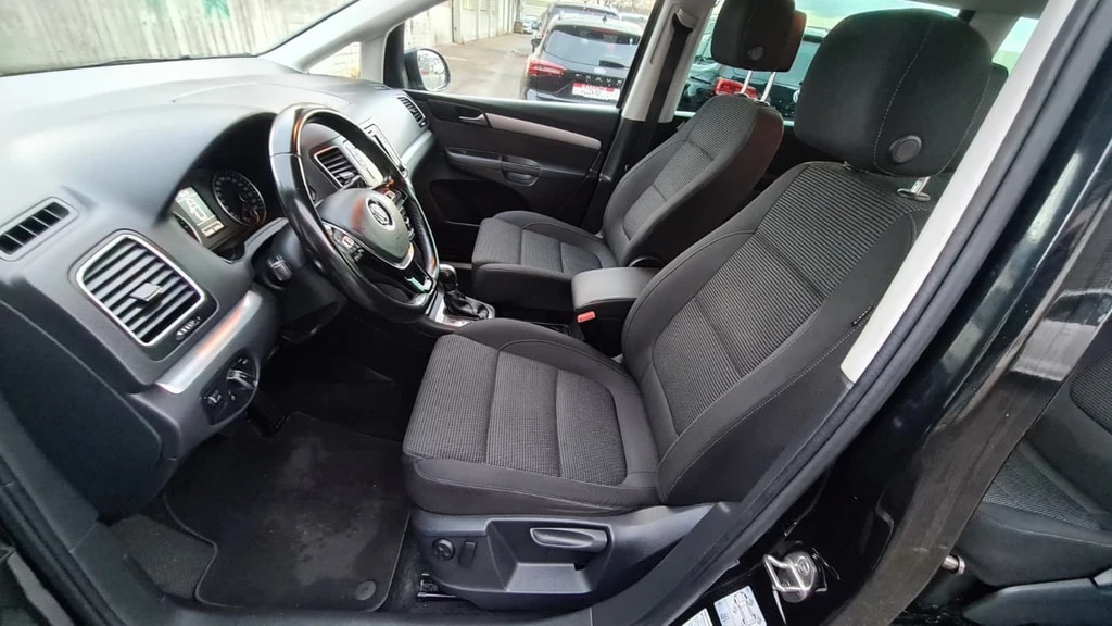 VW Sharan 2.0 TDI BMT Comfortline 4Motion DSG ** 7-Plätzer ** Gr-Navi ** Sitzheizung ** PDC V+H ** Frisch Ab MFK & Service **-image-12
