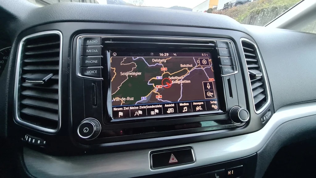 VW Sharan 2.0 TDI BMT Comfortline 4Motion DSG ** 7-Plätzer ** Gr-Navi ** Sitzheizung ** PDC V+H ** Frisch Ab MFK & Service **-image-9