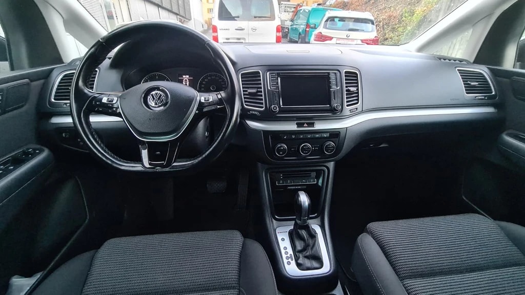 VW Sharan 2.0 TDI BMT Comfortline 4Motion DSG ** 7-Plätzer ** Gr-Navi ** Sitzheizung ** PDC V+H ** Frisch Ab MFK & Service **-image-11
