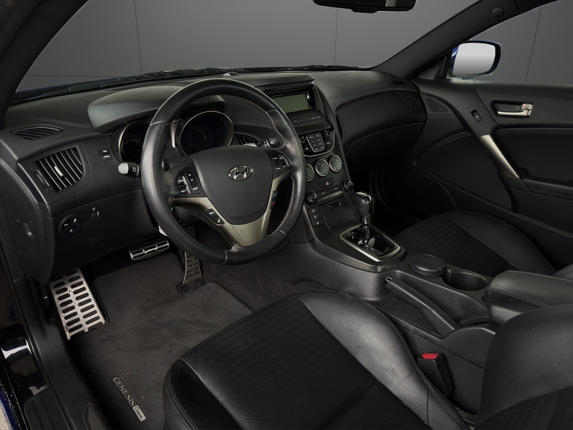 HYUNDAI Genesis 3.8 V6 Automatic-image-6