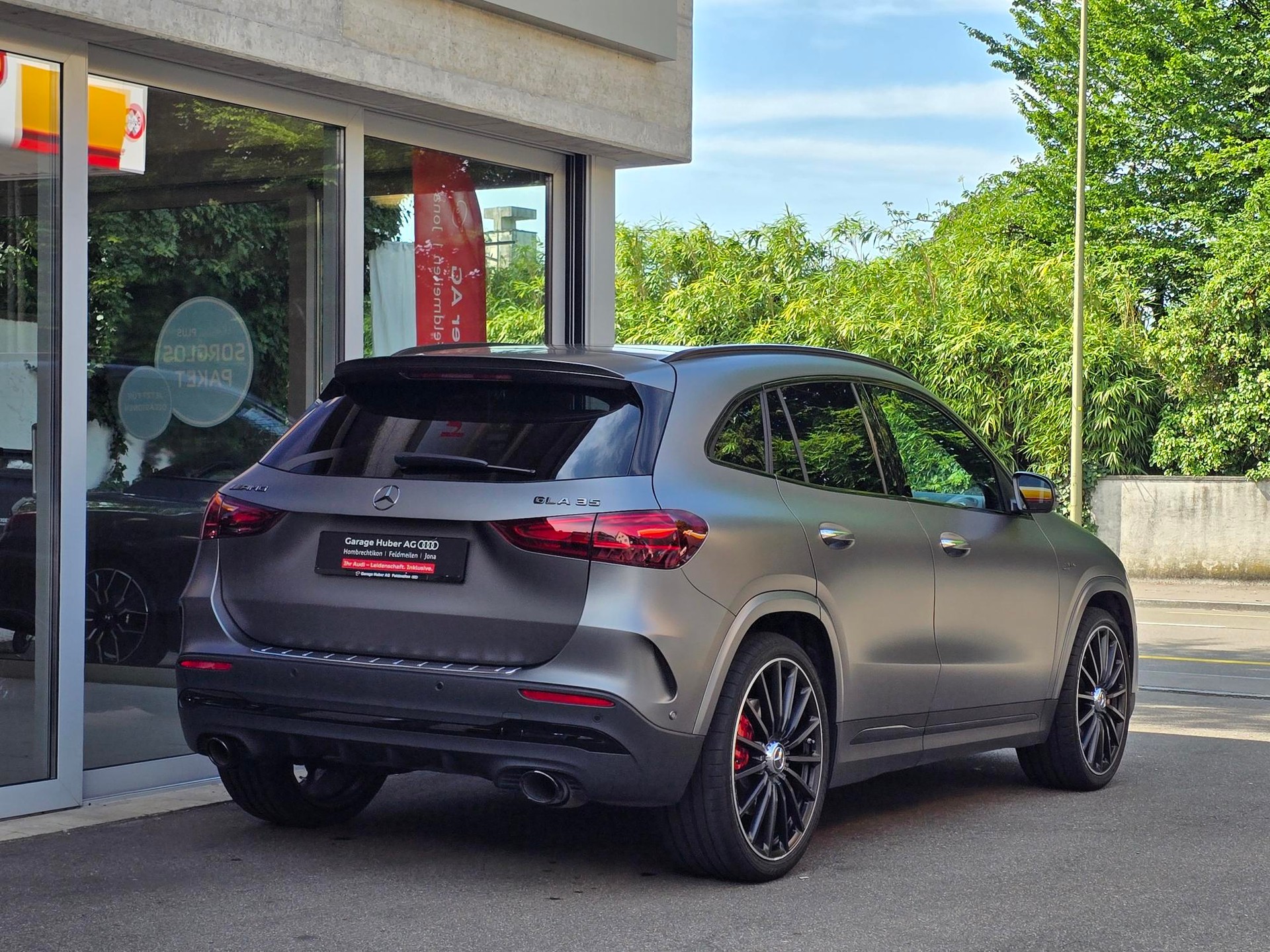 MERCEDES-BENZ GLA AMG 35 4Matic 8G-DCT-showroom-element-2