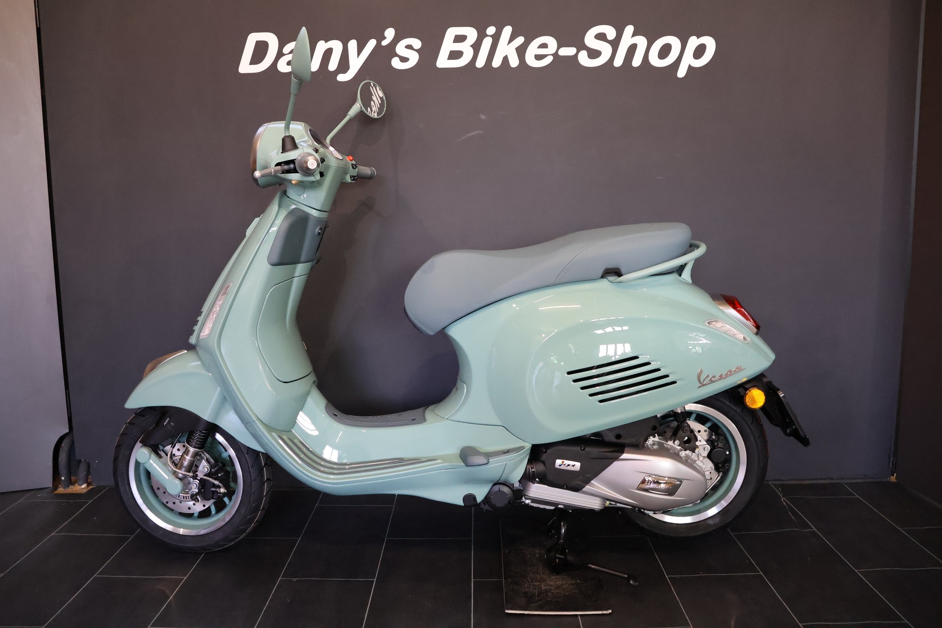 PIAGGIO Vespa 125 Primavera 80th MY26 E5+-image-0