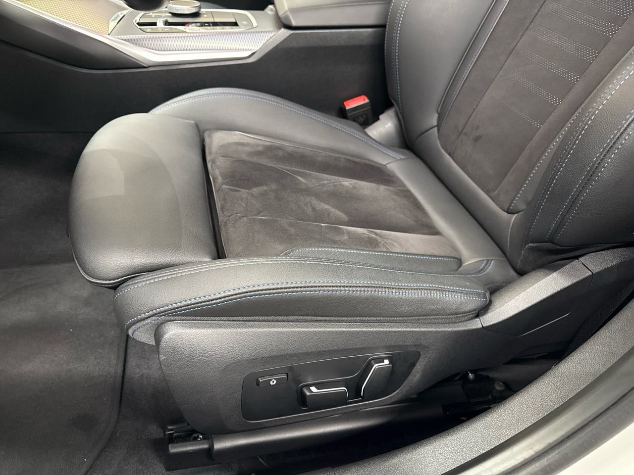 BMW M340i xDrive 48V Touring Steptronic-image-4