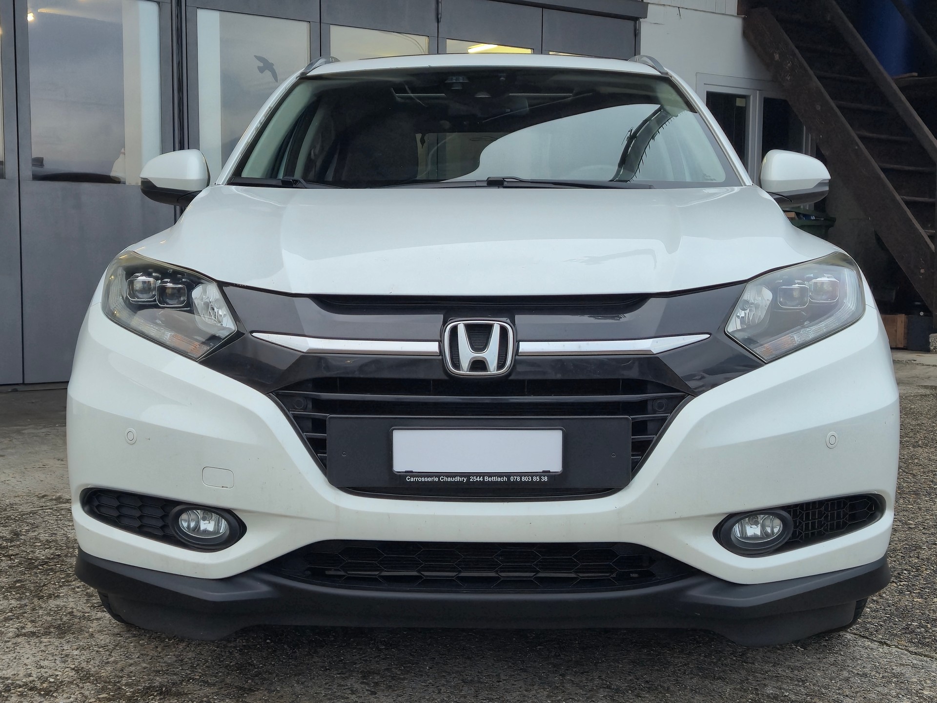 HONDA HR-V 1.6i-DTEC Executive-showroom-element-2