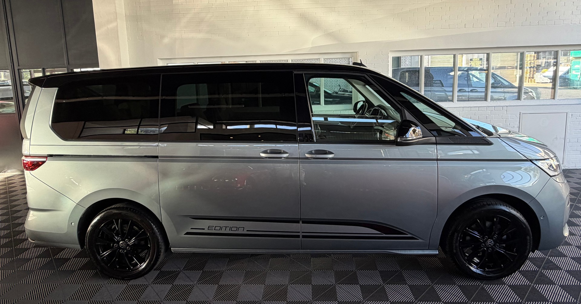 VW Multivan 2.0 TDI '' EDITION + LANG '' Life DSG Lang-showroom-element-1