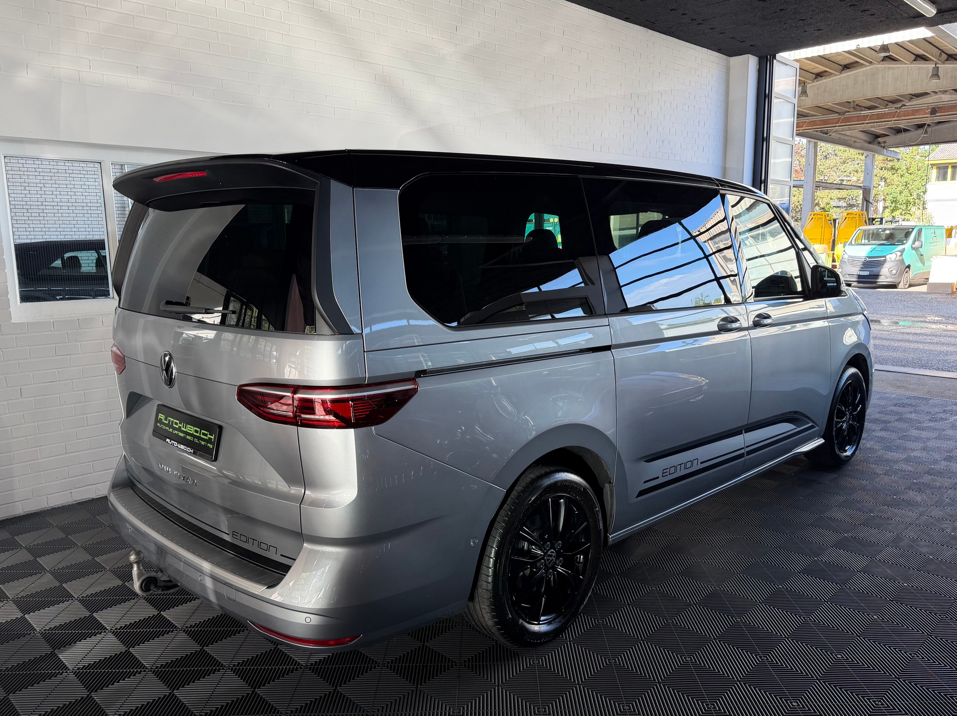 VW Multivan 2.0 TDI '' EDITION + LANG '' Life DSG Lang-showroom-element-2