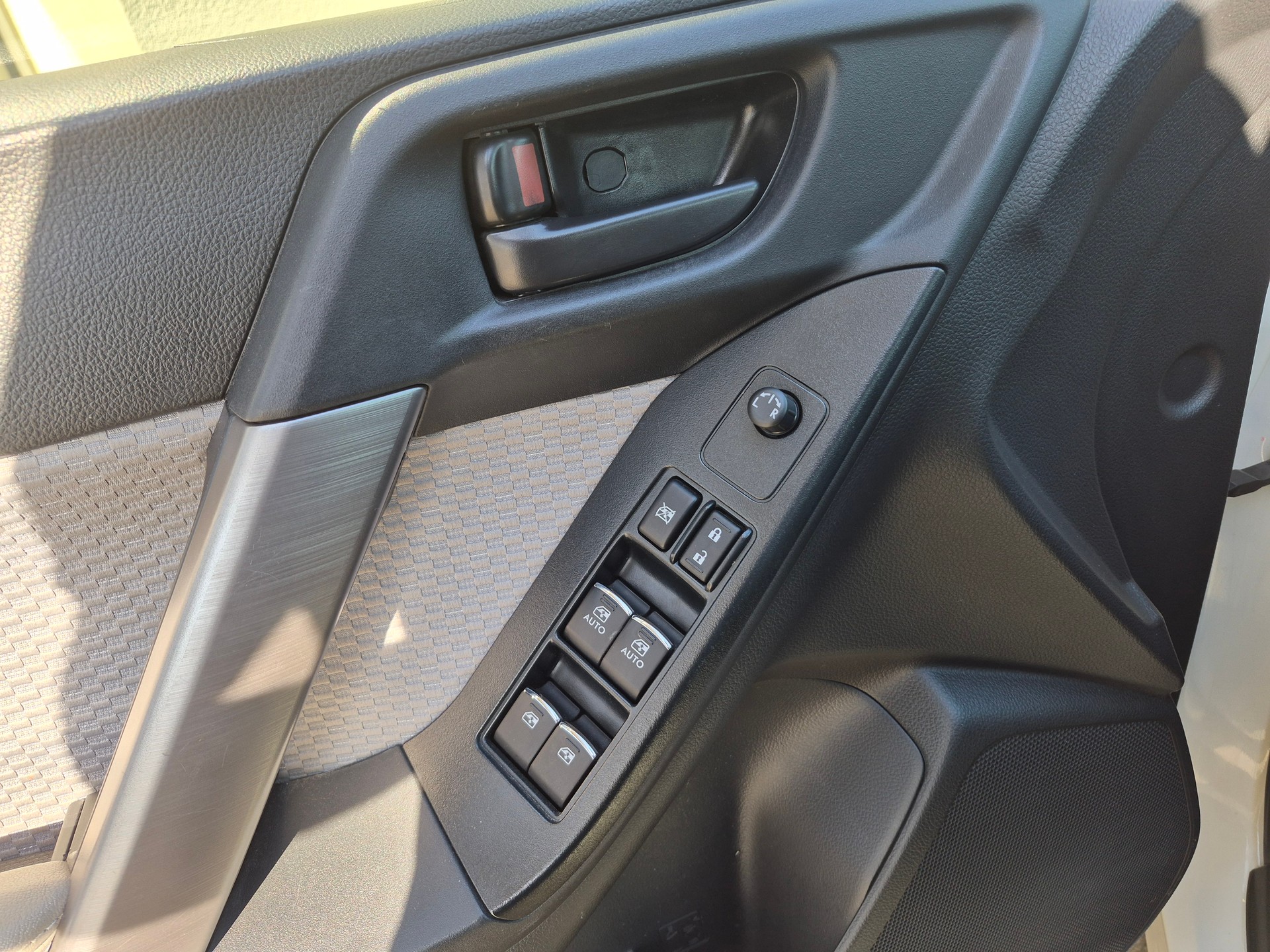 SUBARU FORESTER 2.5 USA-image-10