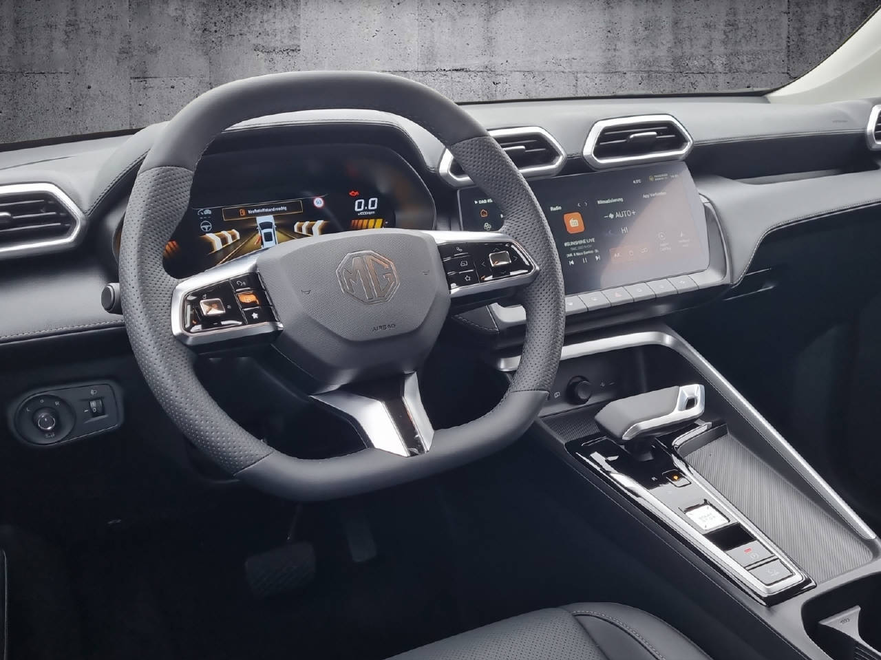 MG ZS 1.5 Hybrid+ Luxury-image-6