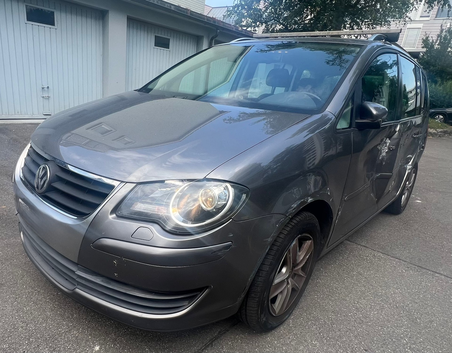 VW Touran 2.0 TDI Team DSG-showroom-element-1