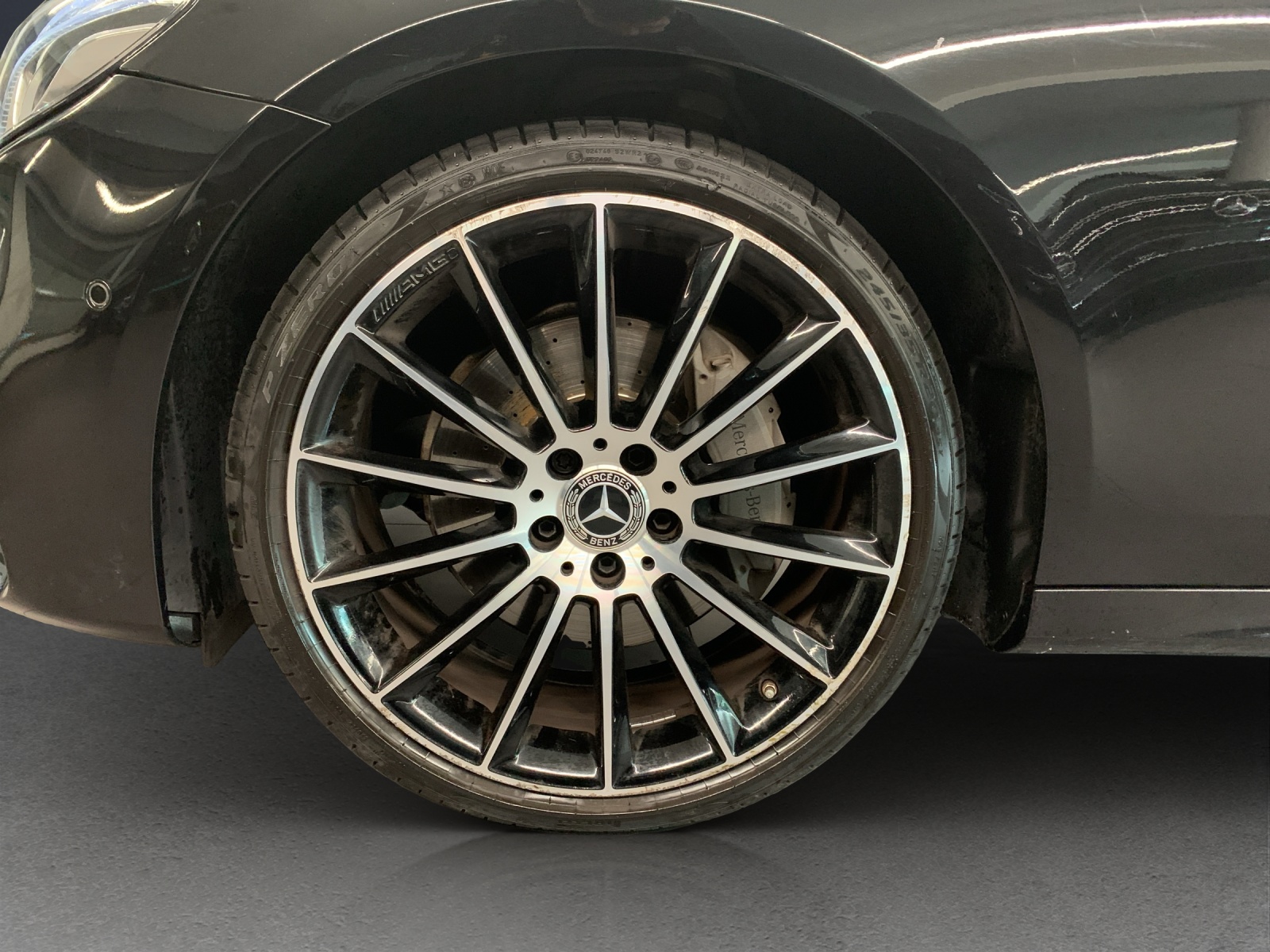 MERCEDES-BENZ E 200 AMG Line 4 Matic-image-11