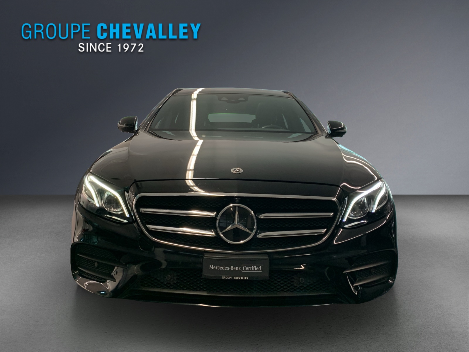 MERCEDES-BENZ E 200 AMG Line 4 Matic-showroom-element-1