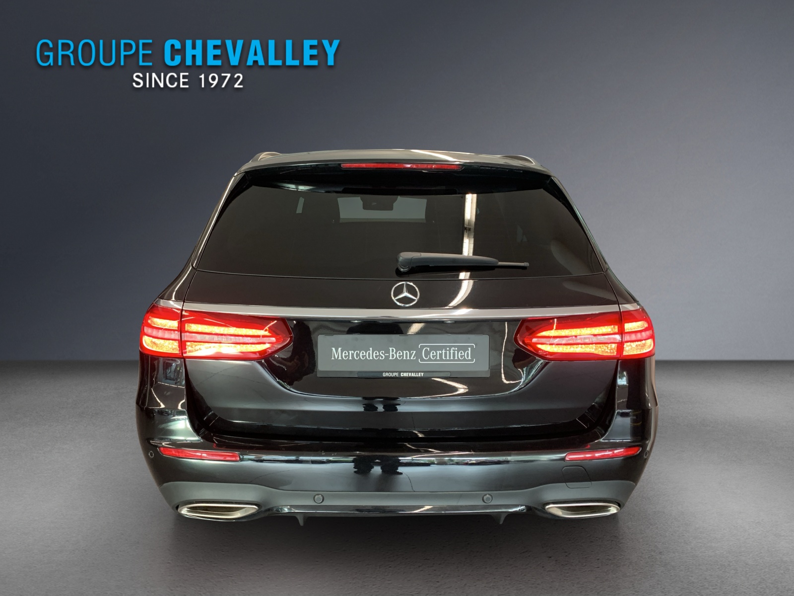 MERCEDES-BENZ E 200 AMG Line 4 Matic-image-4