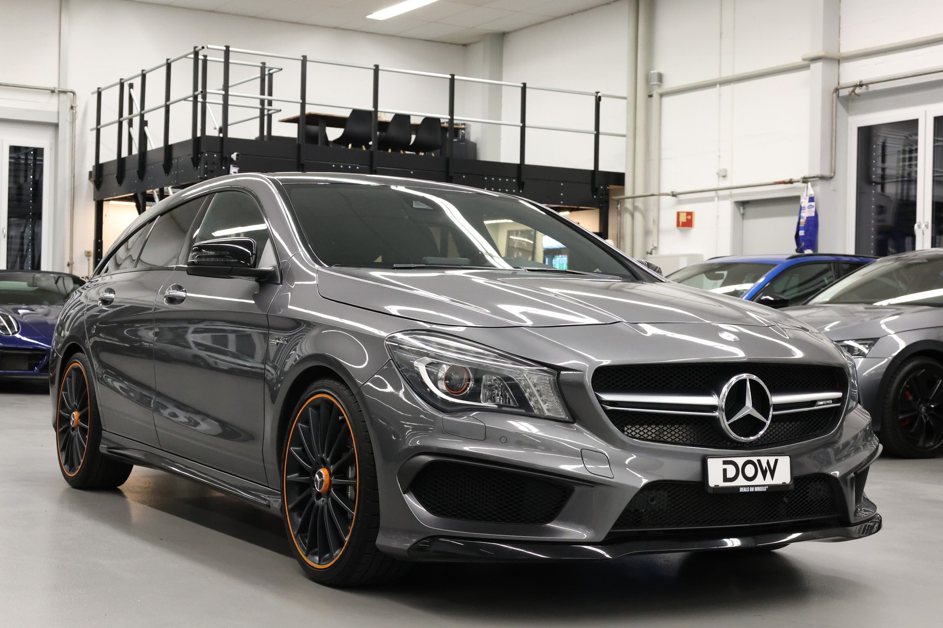 MERCEDES-BENZ CLA 45 AMG 4m Shooting Brake-showroom-element-3