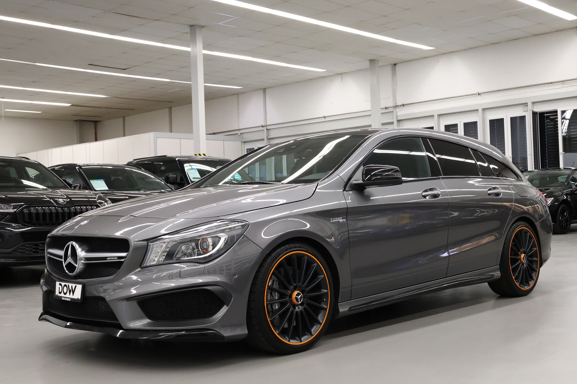 MERCEDES-BENZ CLA 45 AMG 4m Shooting Brake-showroom-element-2