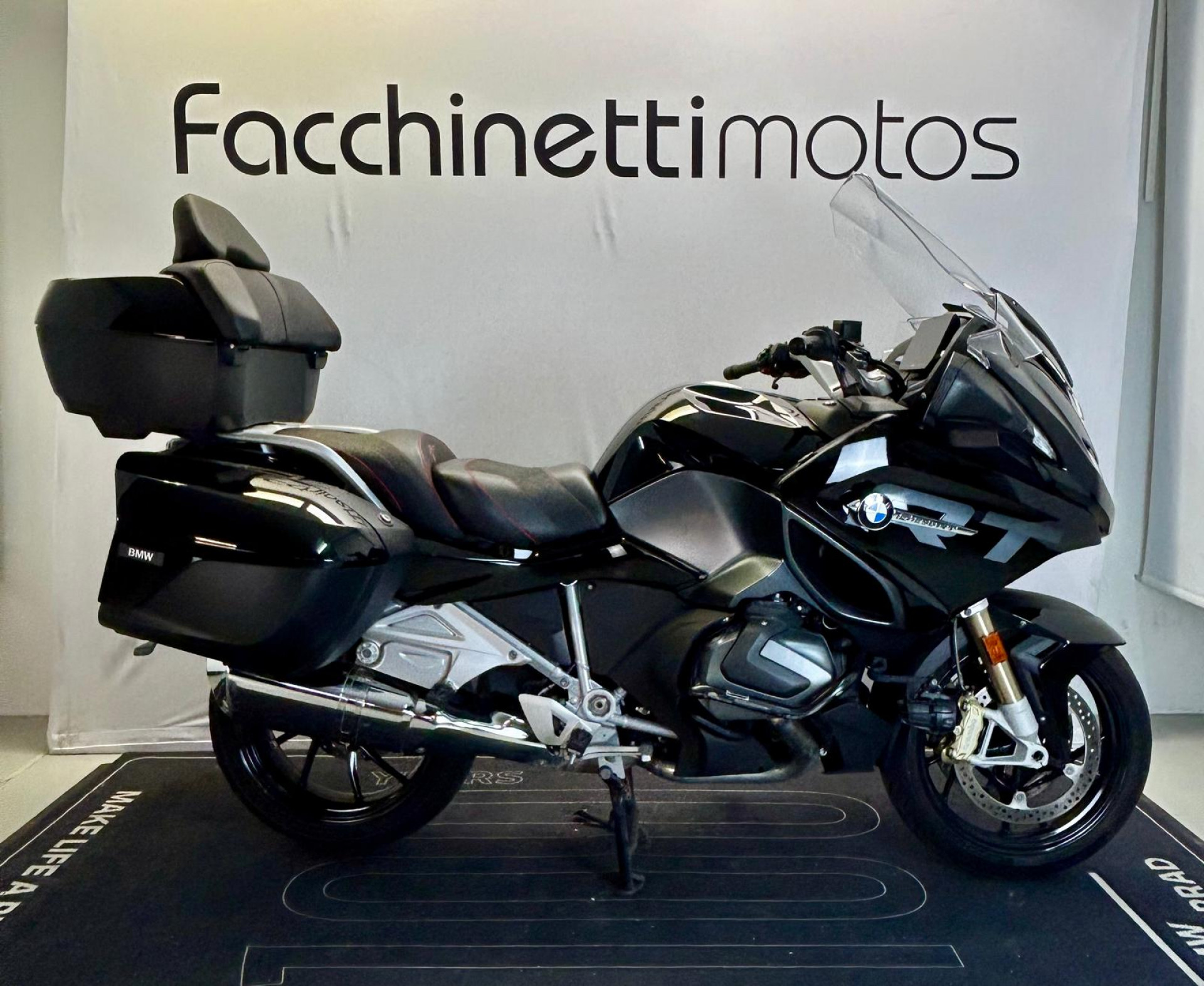 BMW R 1250 RT Triple Black ** Garantie Constructeur 05.2028 **-image-0