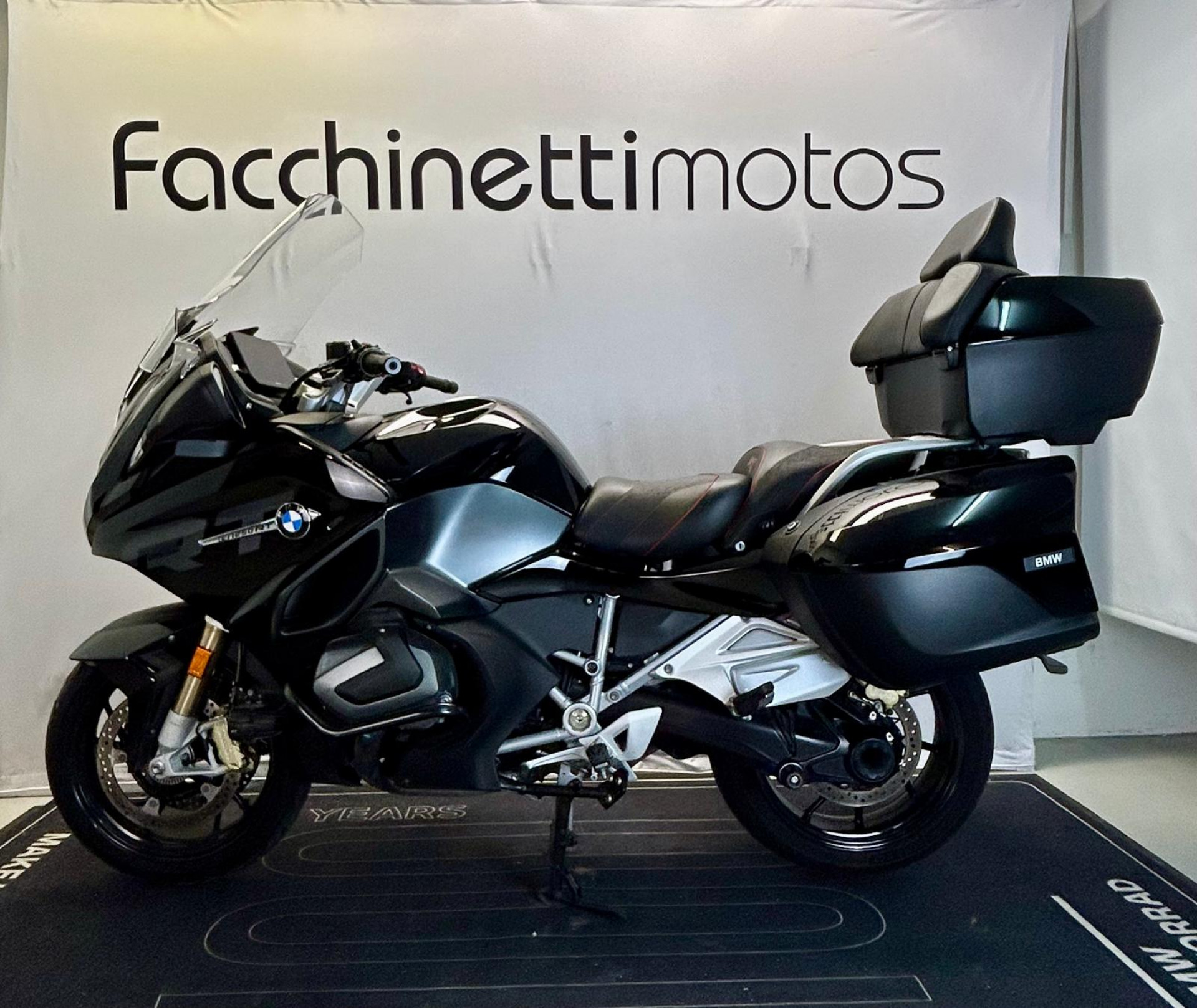 BMW R 1250 RT Triple Black ** Garantie Constructeur 05.2028 **-image-1