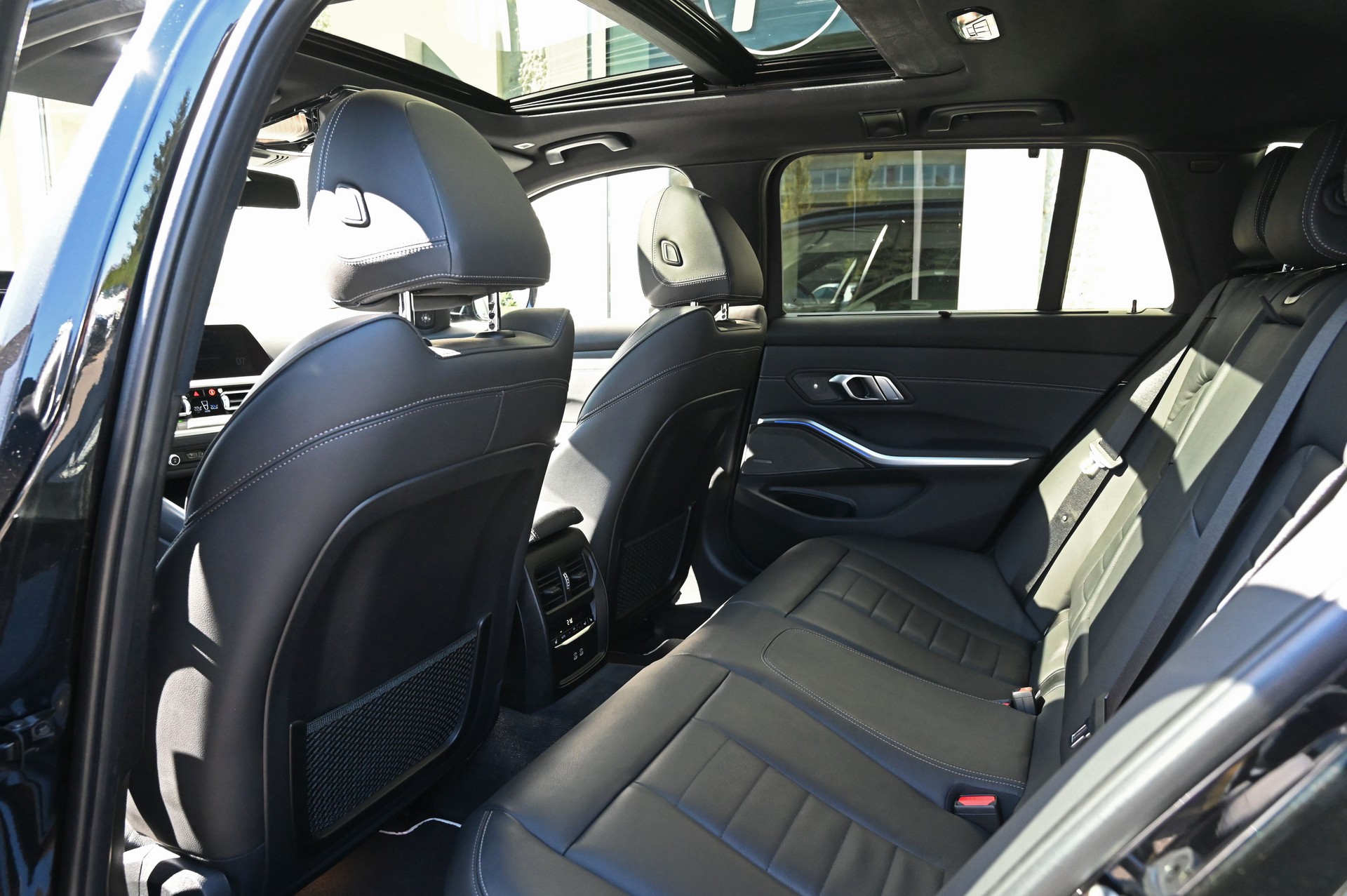 BMW-ALPINA D3 S BiTurbo Touring 3.0d xDrive Switch-Tronic **8-Fach Alpina Räder**-image-23