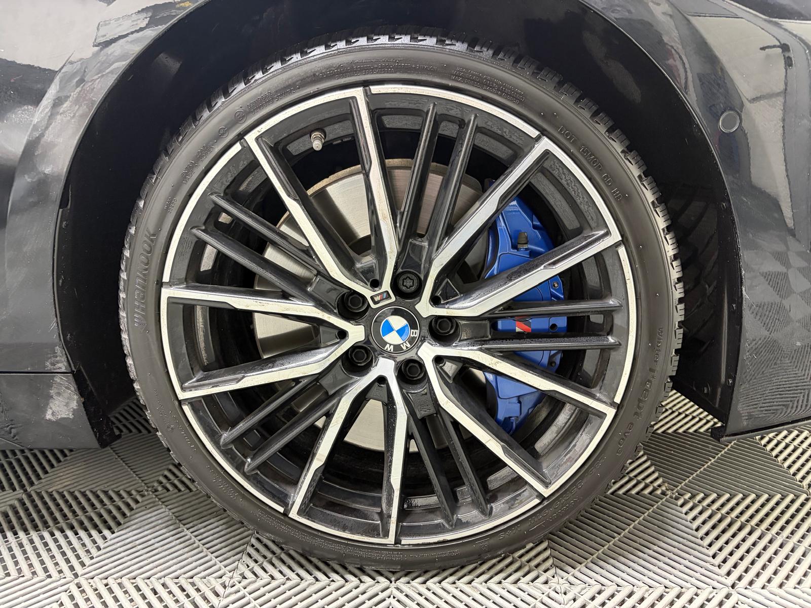 BMW M135i xDrive Steptronic-image-31