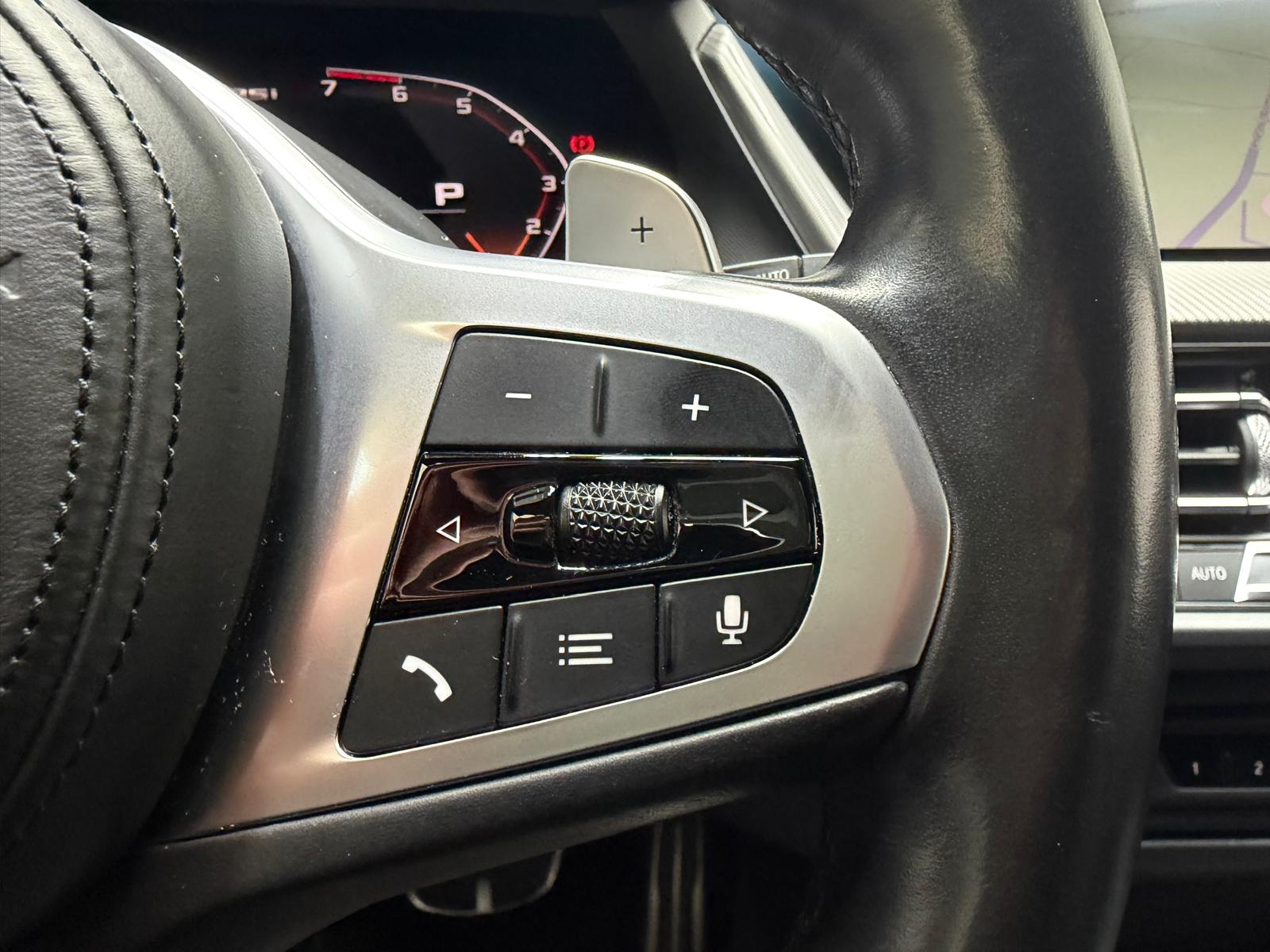 BMW M135i xDrive Steptronic-image-19