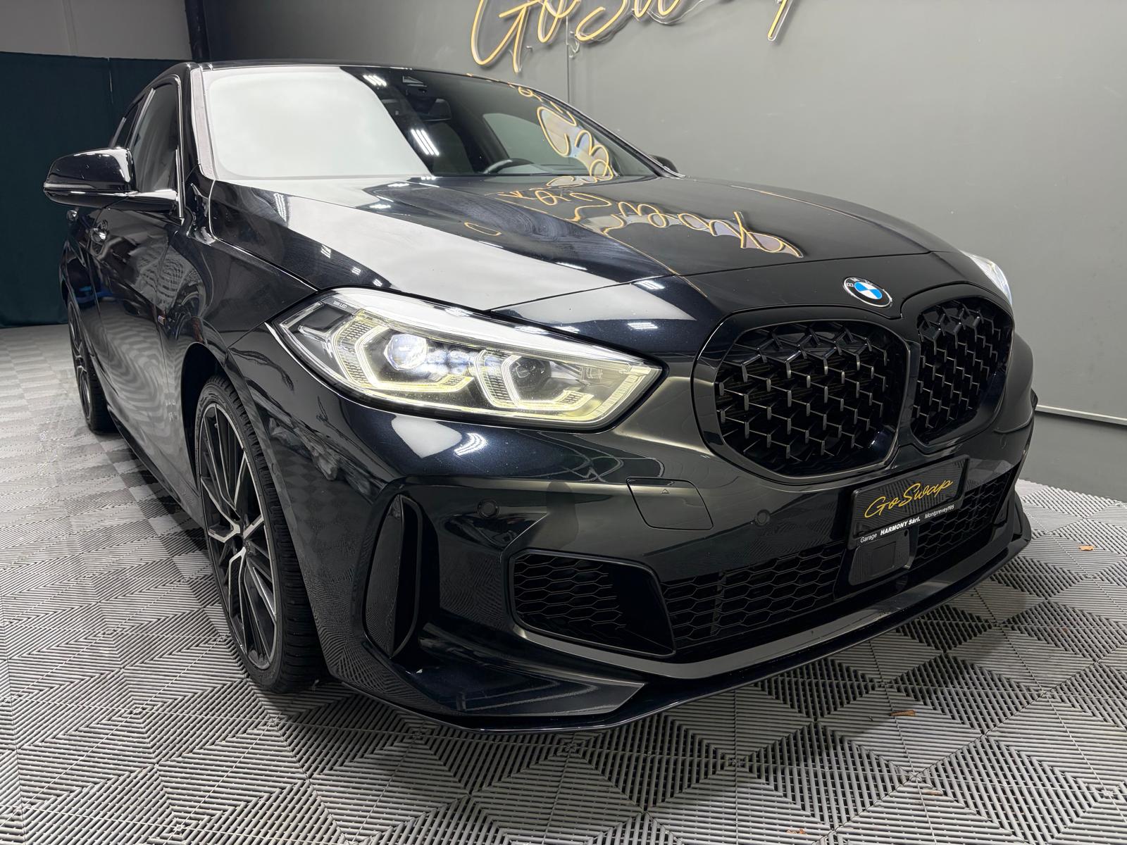 BMW M135i xDrive Steptronic-showroom-element-1