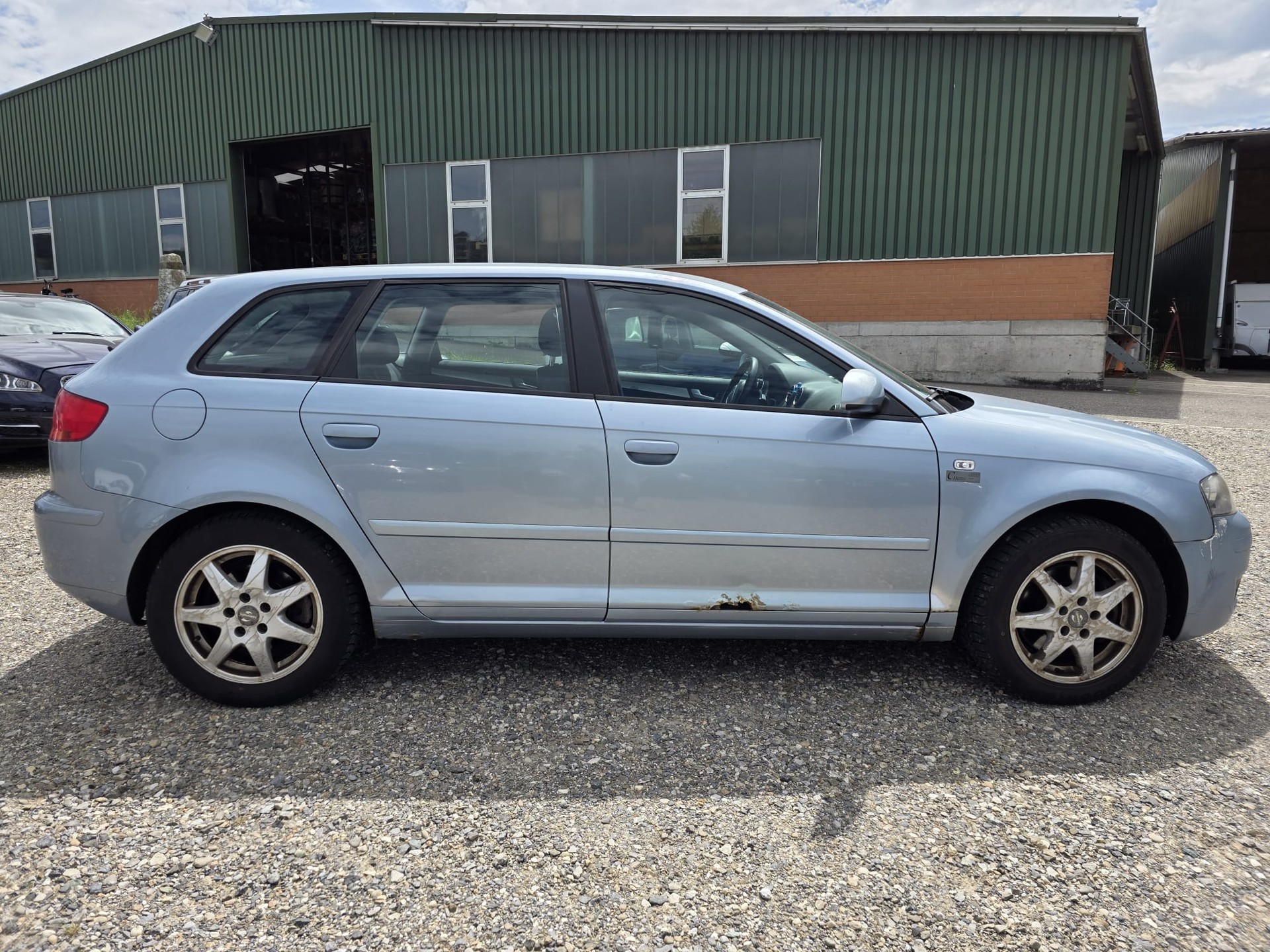AUDI A3 2.0 TFSI Automatik-image-7