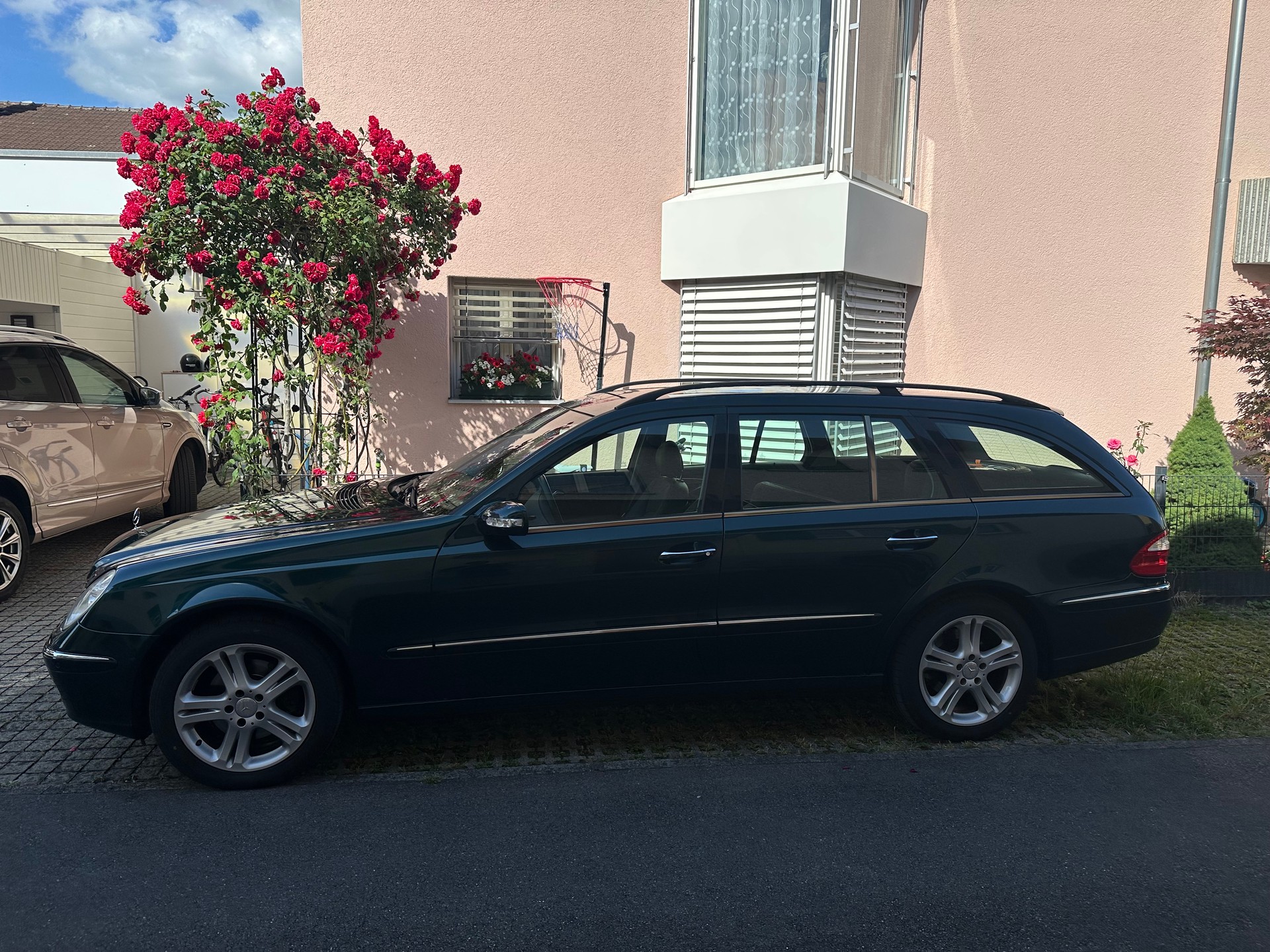 MERCEDES-BENZ E 320 Elégance 4Matic Automatic-image-1