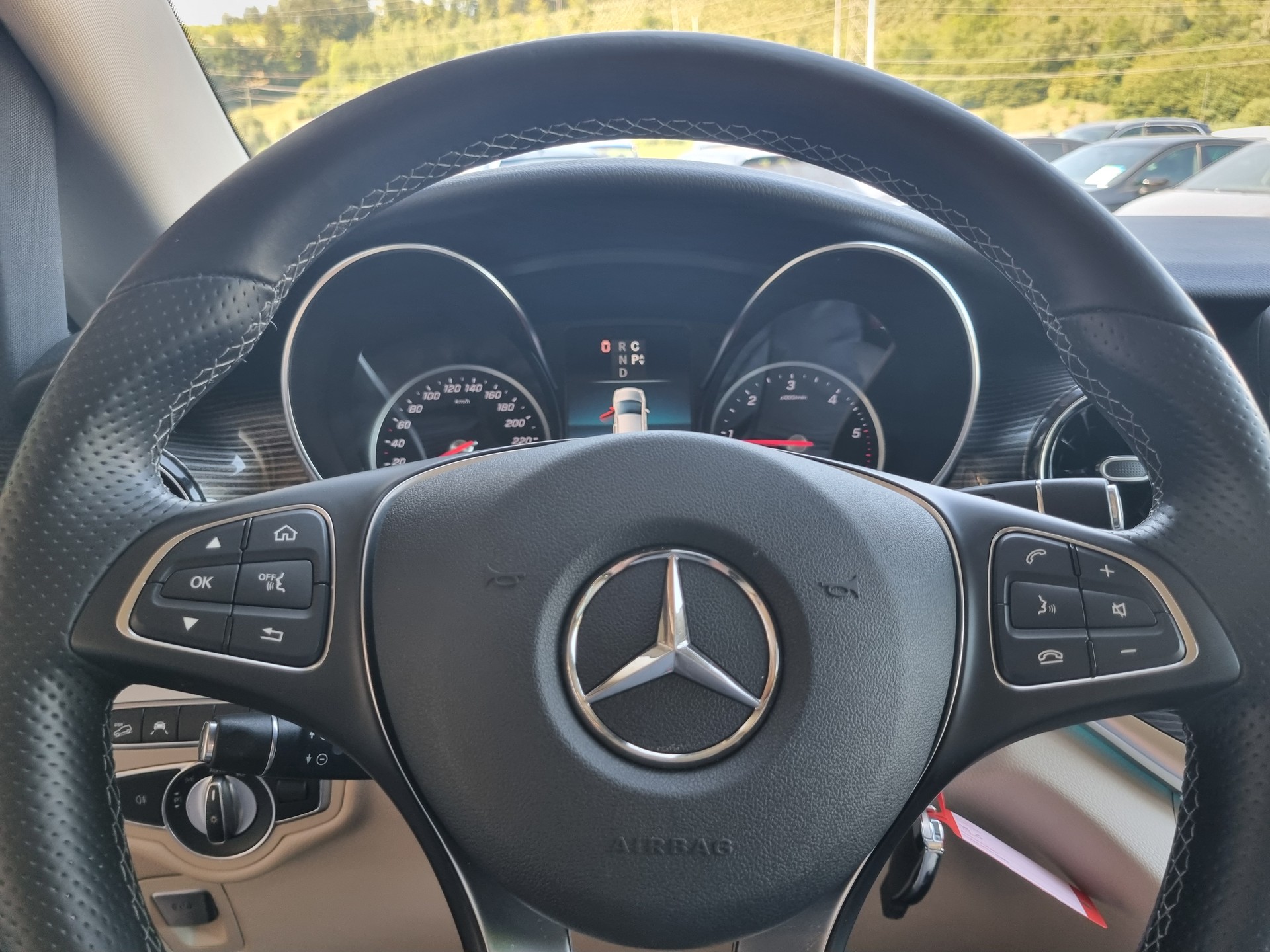 MERCEDES-BENZ V 250 d kompakt Avantgarde 4Matic 9G-Tronic-image-20
