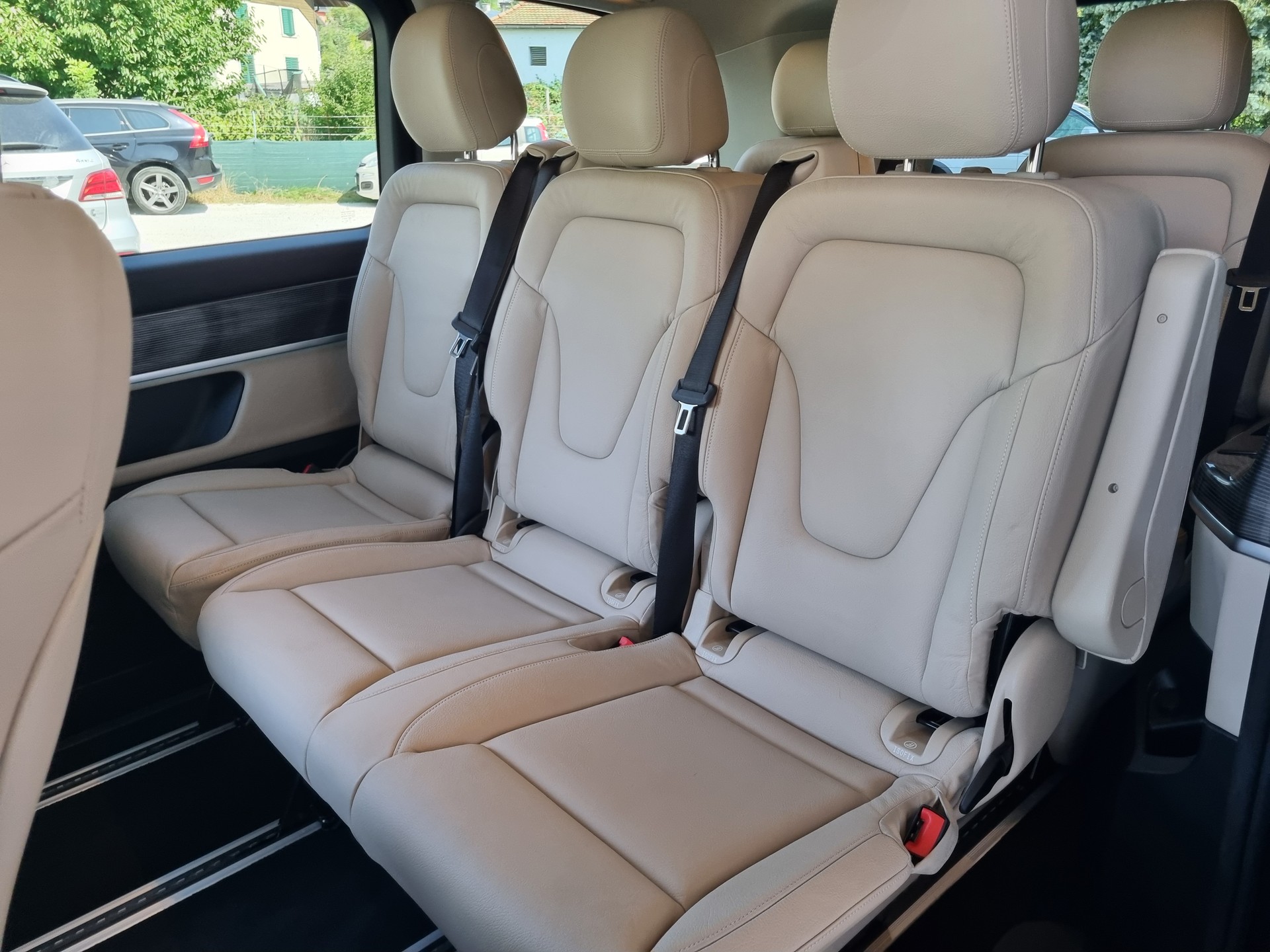 MERCEDES-BENZ V 250 d kompakt Avantgarde 4Matic 9G-Tronic-image-8