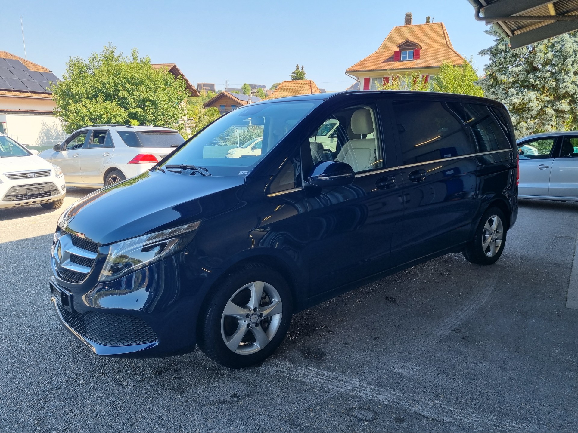 MERCEDES-BENZ V 250 d kompakt Avantgarde 4Matic 9G-Tronic-image-6