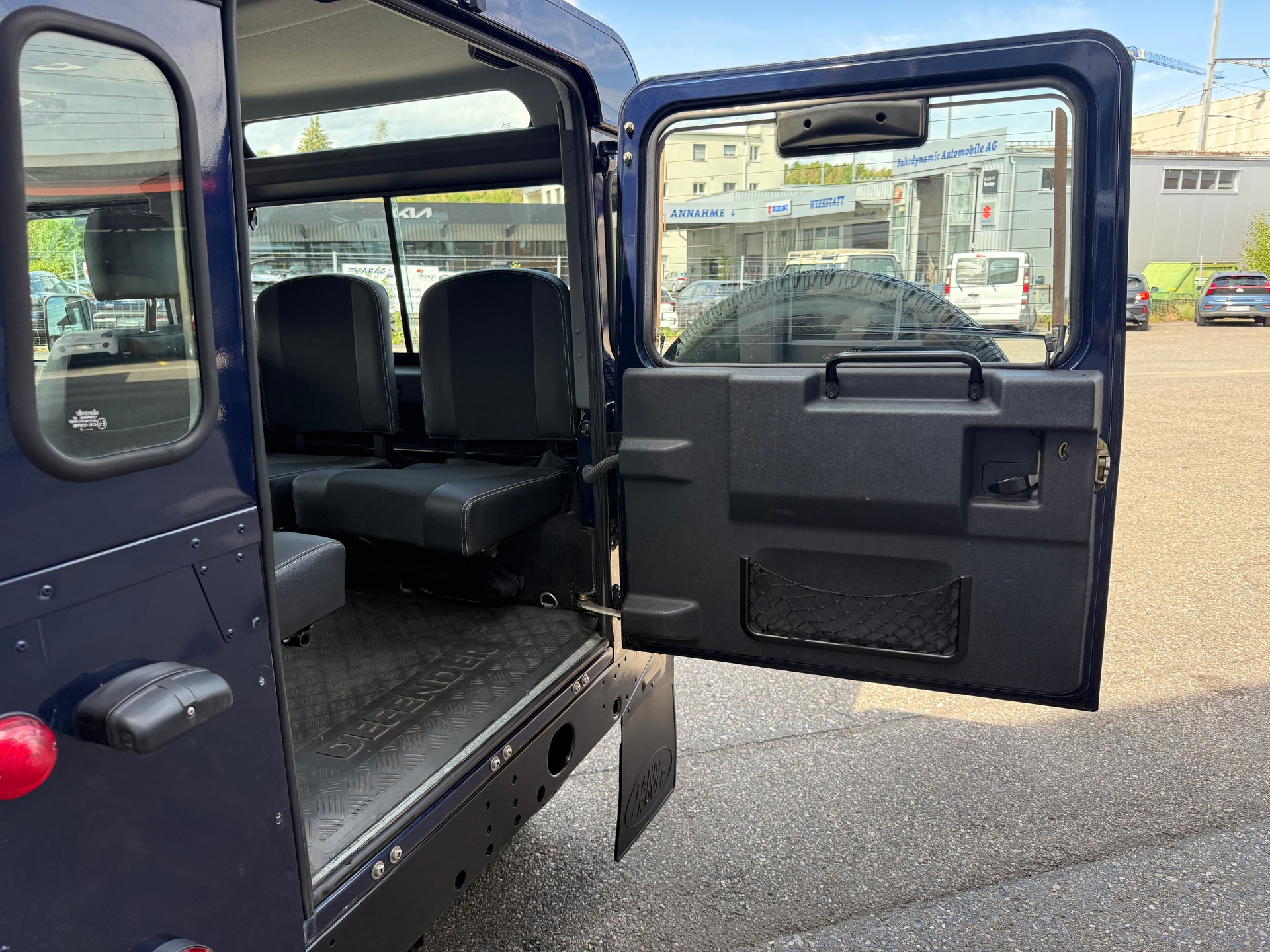 LAND ROVER 90 Td5 Stationwagon-image-13