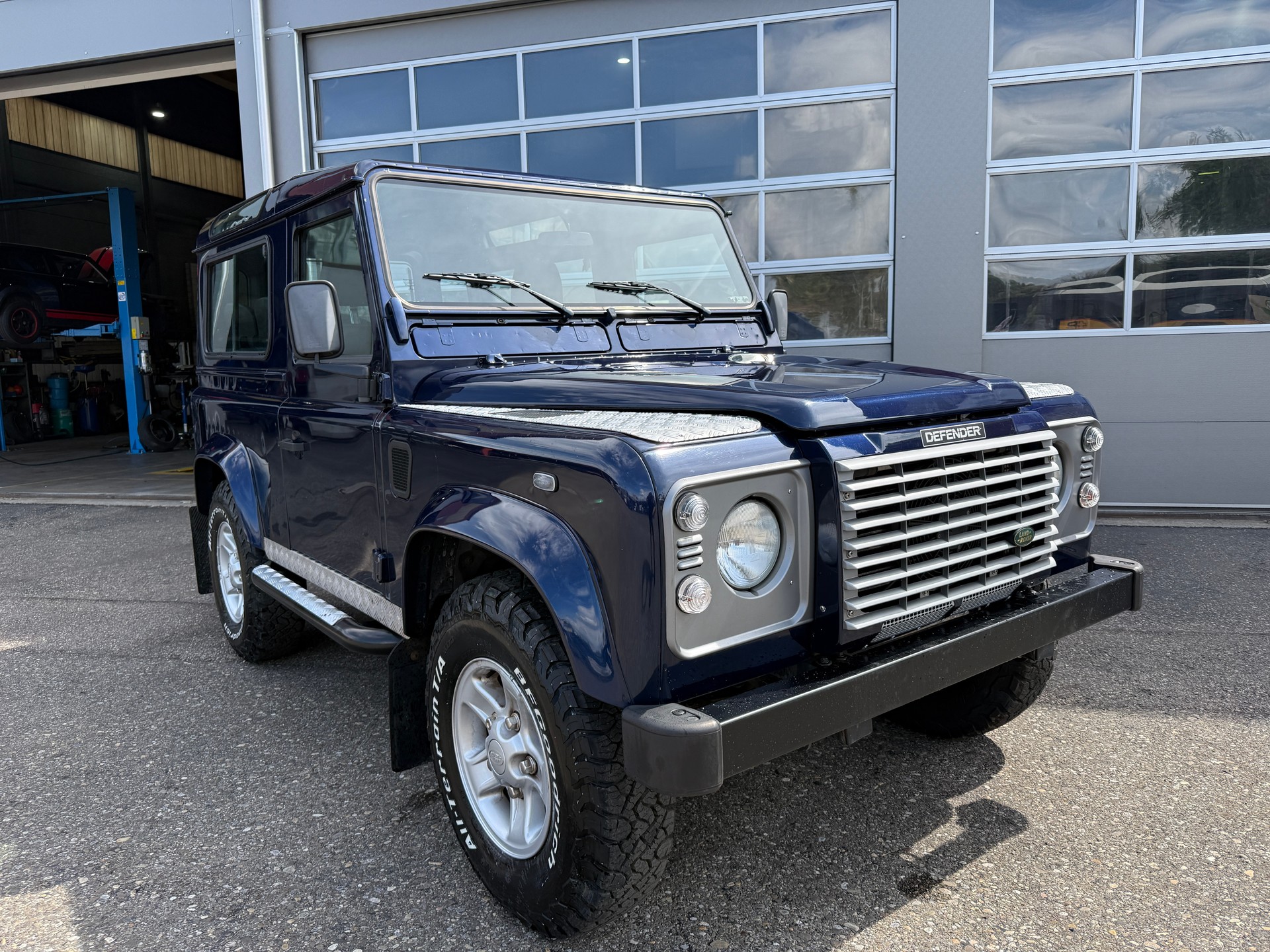 LAND ROVER 90 Td5 Stationwagon-image-2