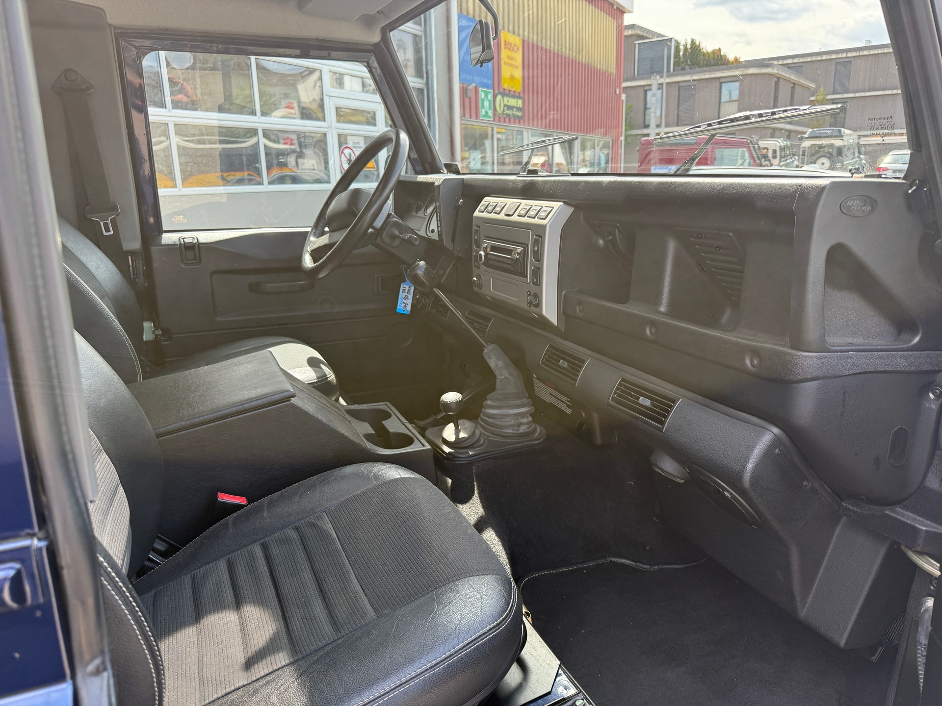LAND ROVER 90 Td5 Stationwagon-image-9