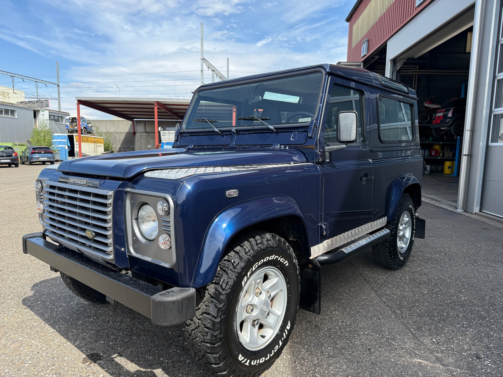 LAND ROVER 90 Td5 Stationwagon-image-3
