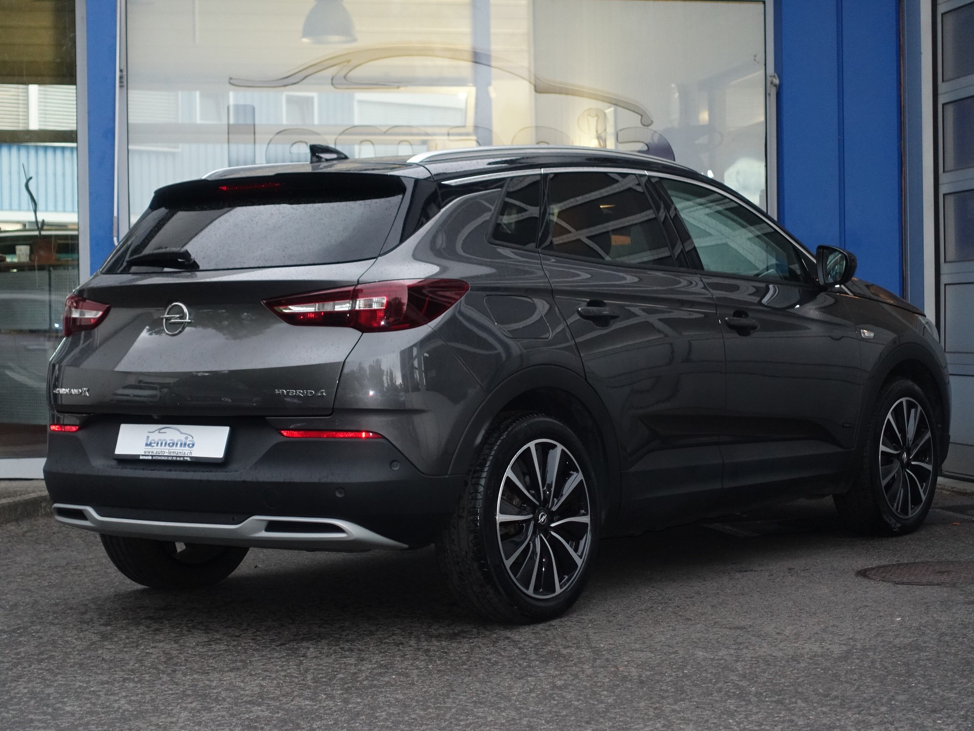 OPEL Grandland X 1.6 Hybrid4 Ultimate Automatik-showroom-element-3
