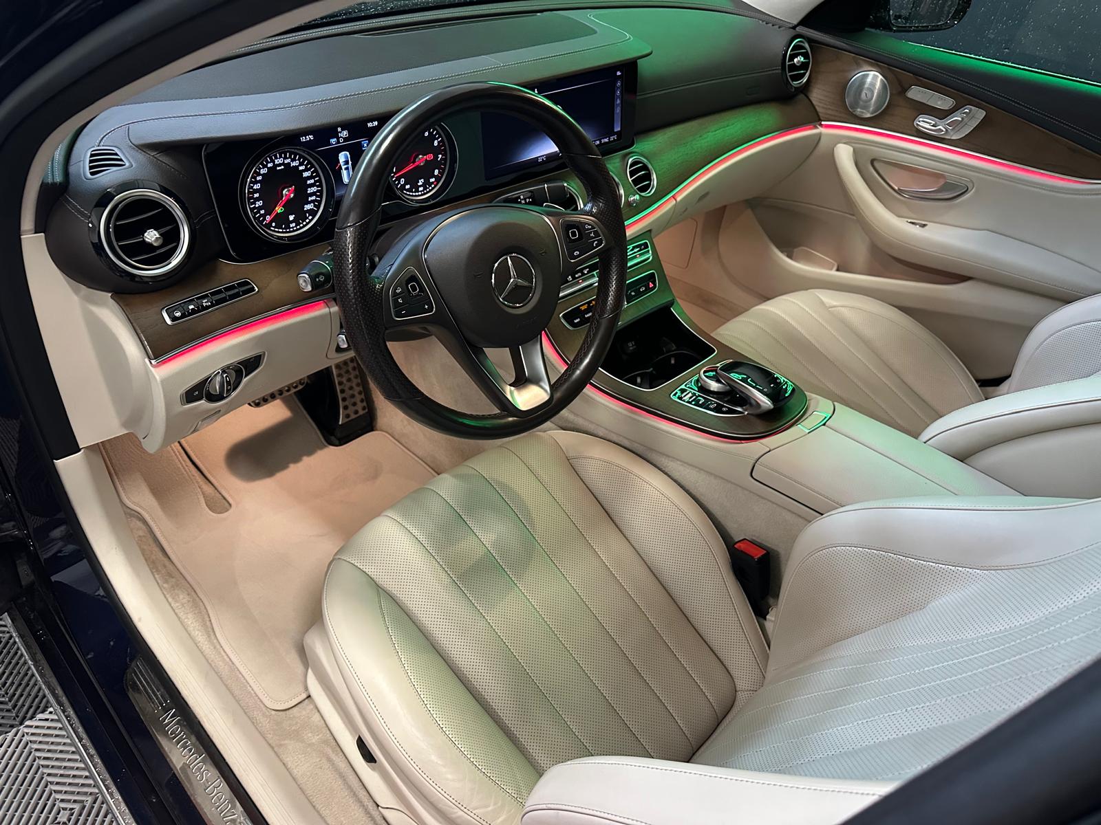 MERCEDES-BENZ E 200 Avantgarde 4 Matic 9G-Tronic *Toit ouvrant*Attelage*Carplay-showroom-element-1