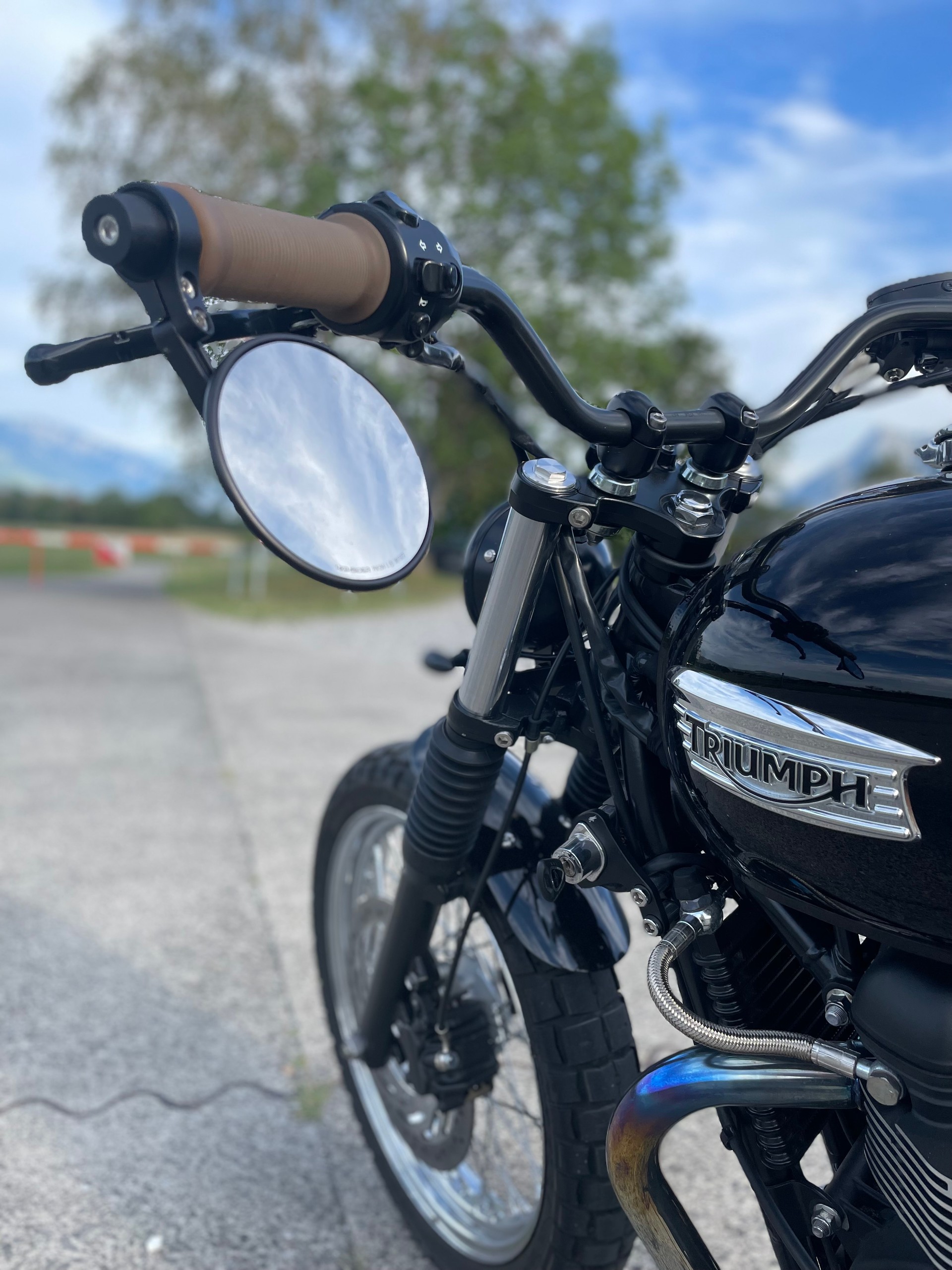 TRIUMPH Bonneville 900 i-image-8