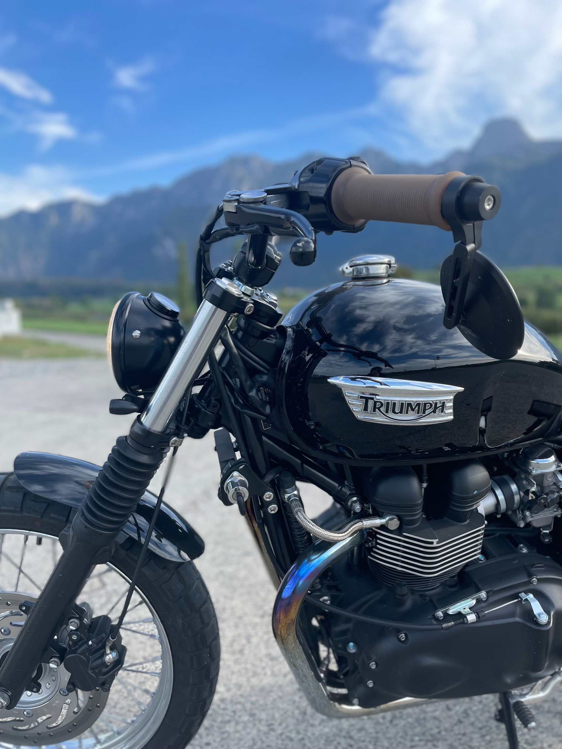 TRIUMPH Bonneville 900 i-image-4