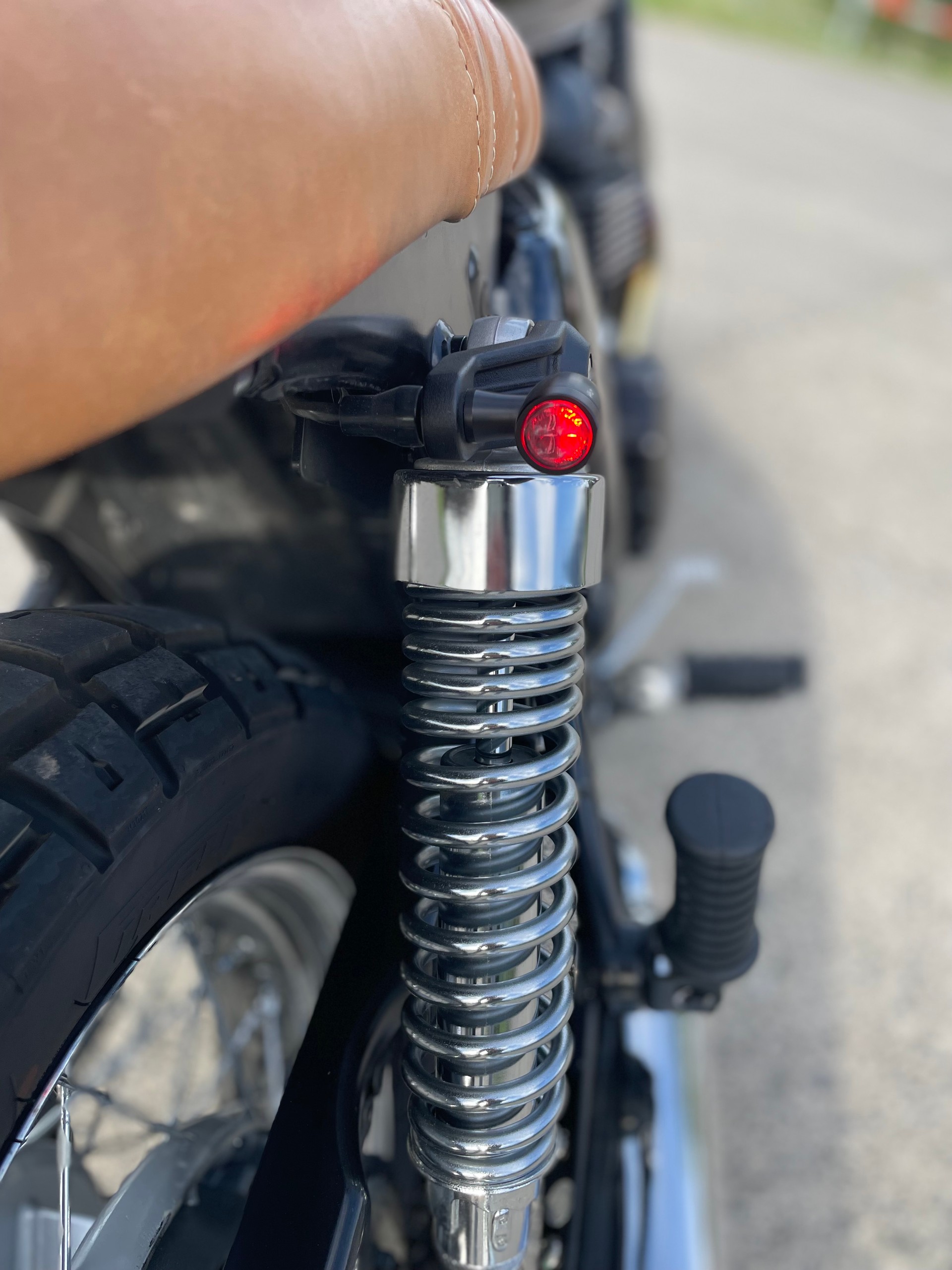 TRIUMPH Bonneville 900 i-image-6
