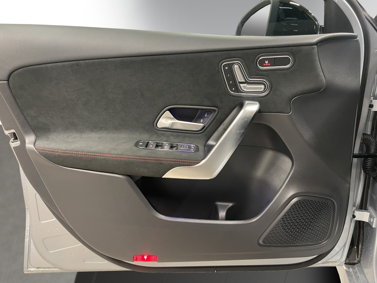 MERCEDES-BENZ A 200 Night Star 7G-DCT-image-7