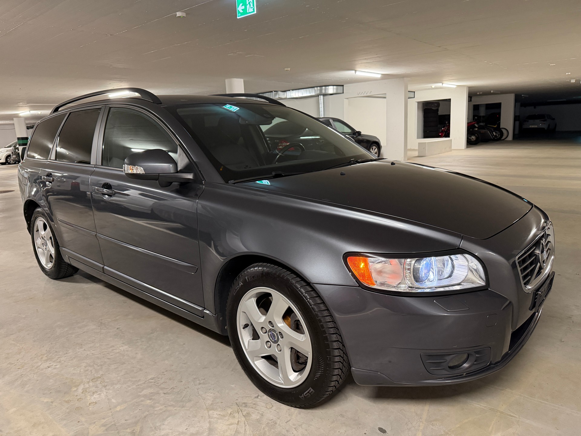 VOLVO V50 2.0 D4 Momentum-image-3