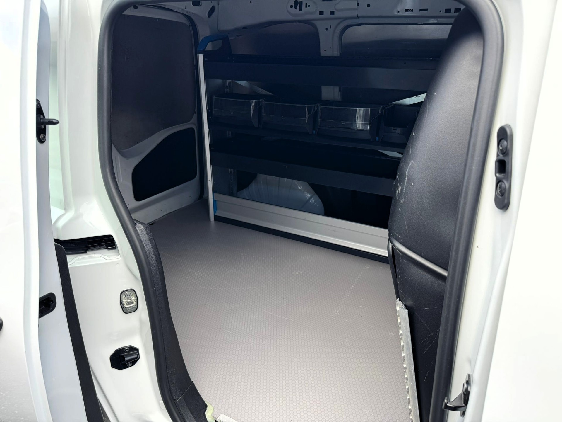 PEUGEOT Partner 1.5 HDi s/s Asph.-image-8