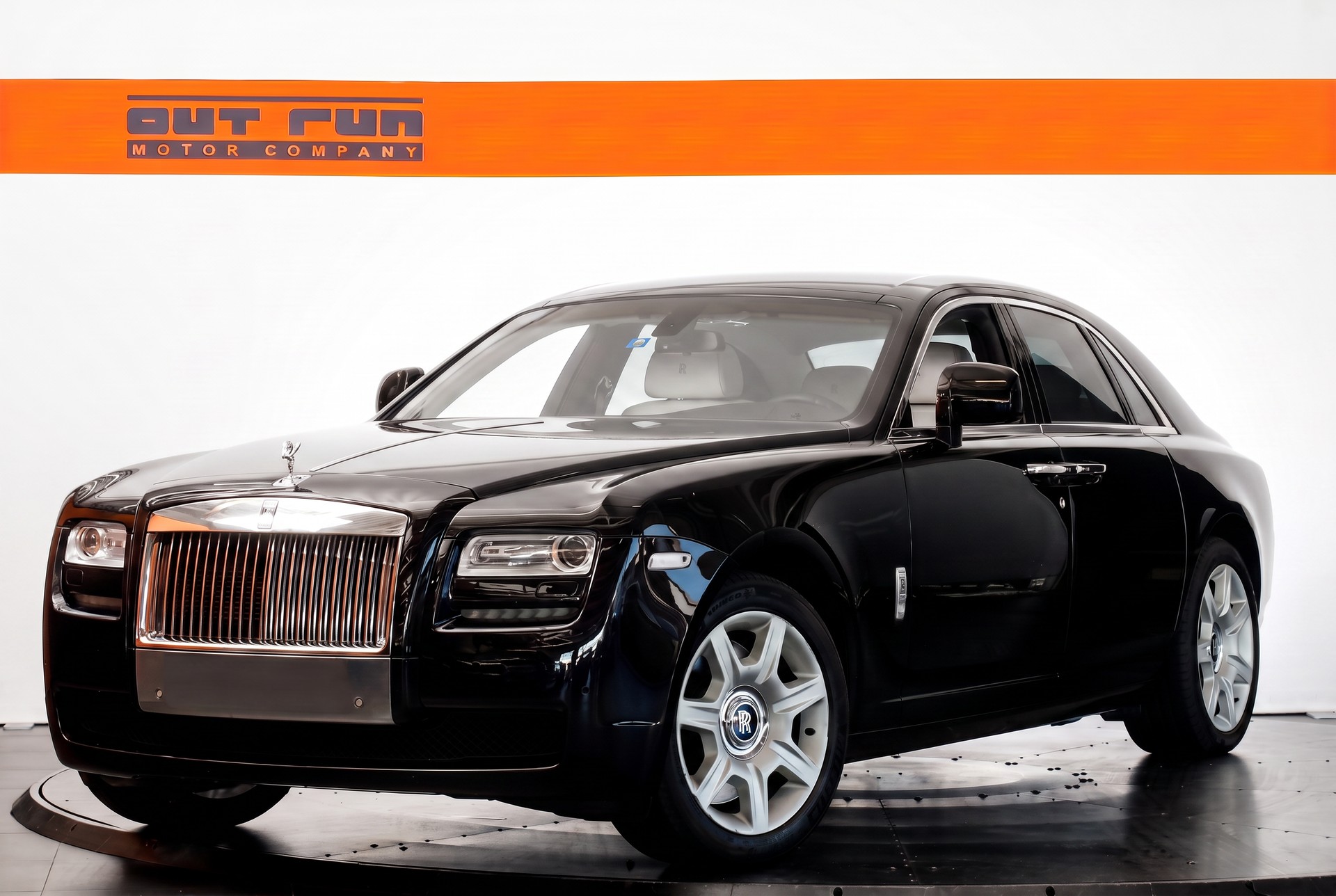 ROLLS-ROYCE Ghost 6.6 V12 EWB Diamond Black